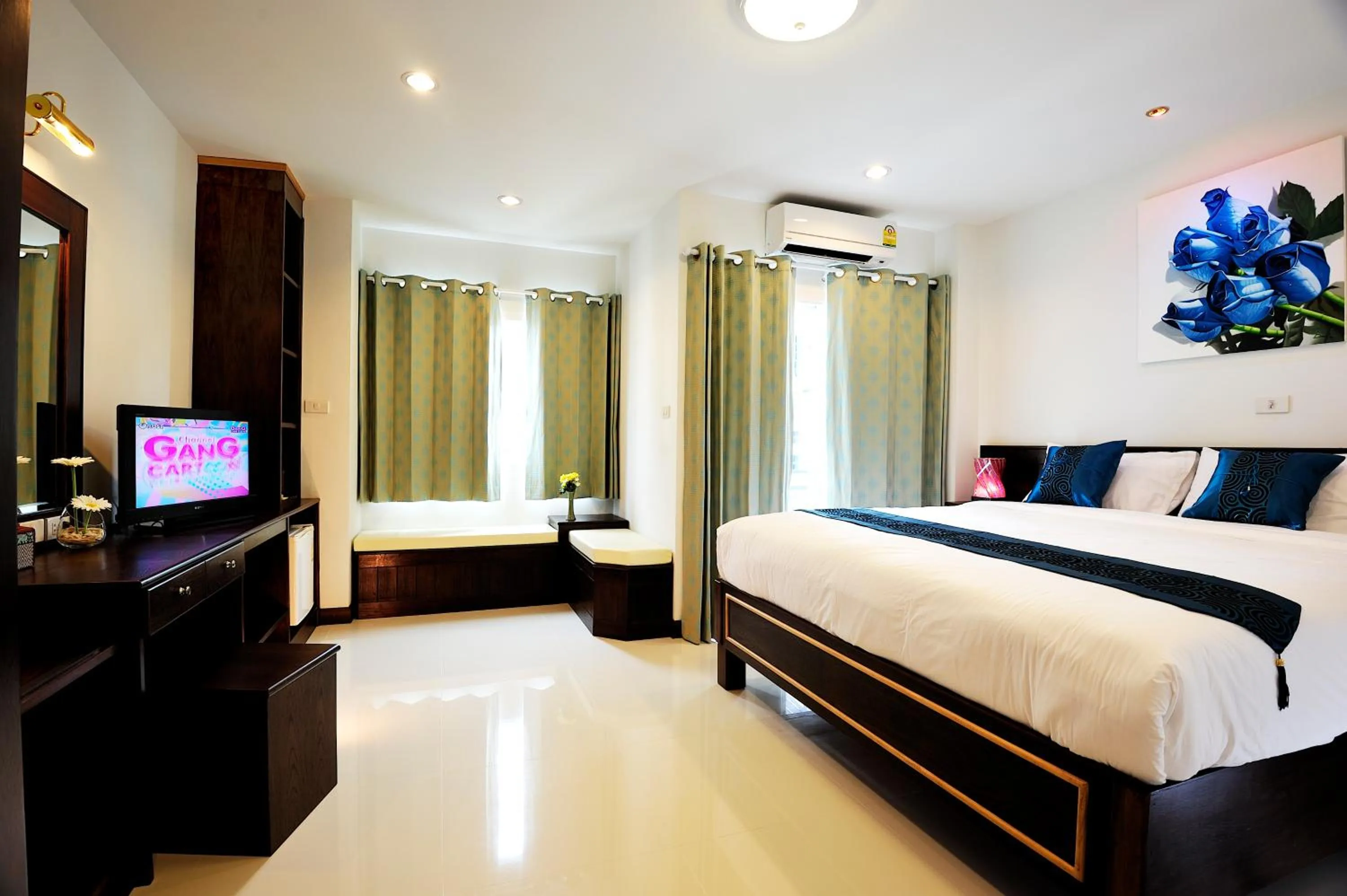 TV and multimedia, Bed in Ruen Buathong Boutique Hotel Patong Beach