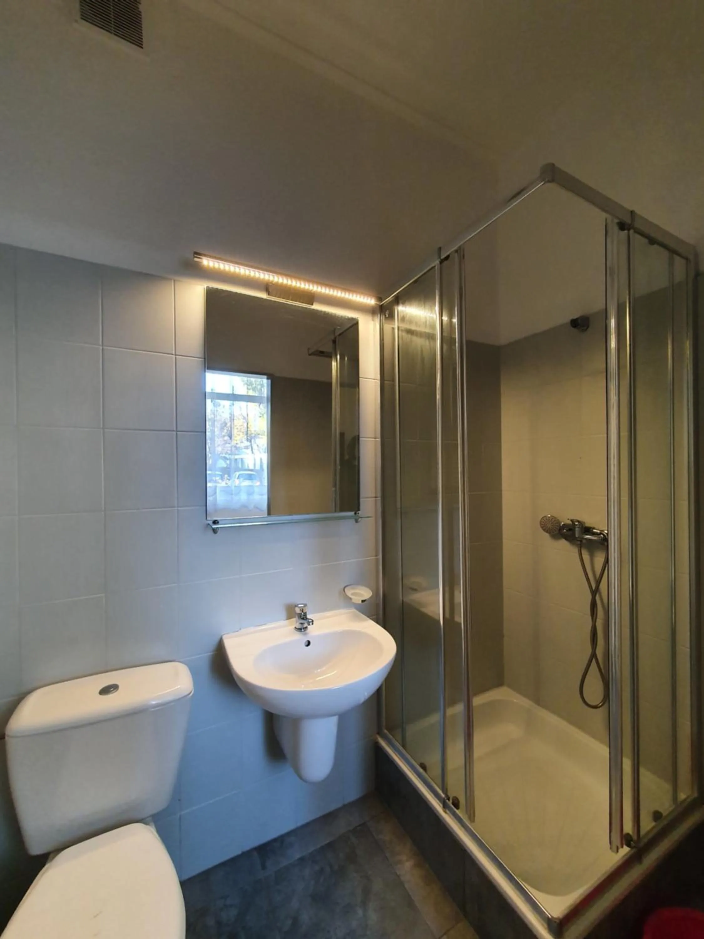 Shower in Hotel Miramar