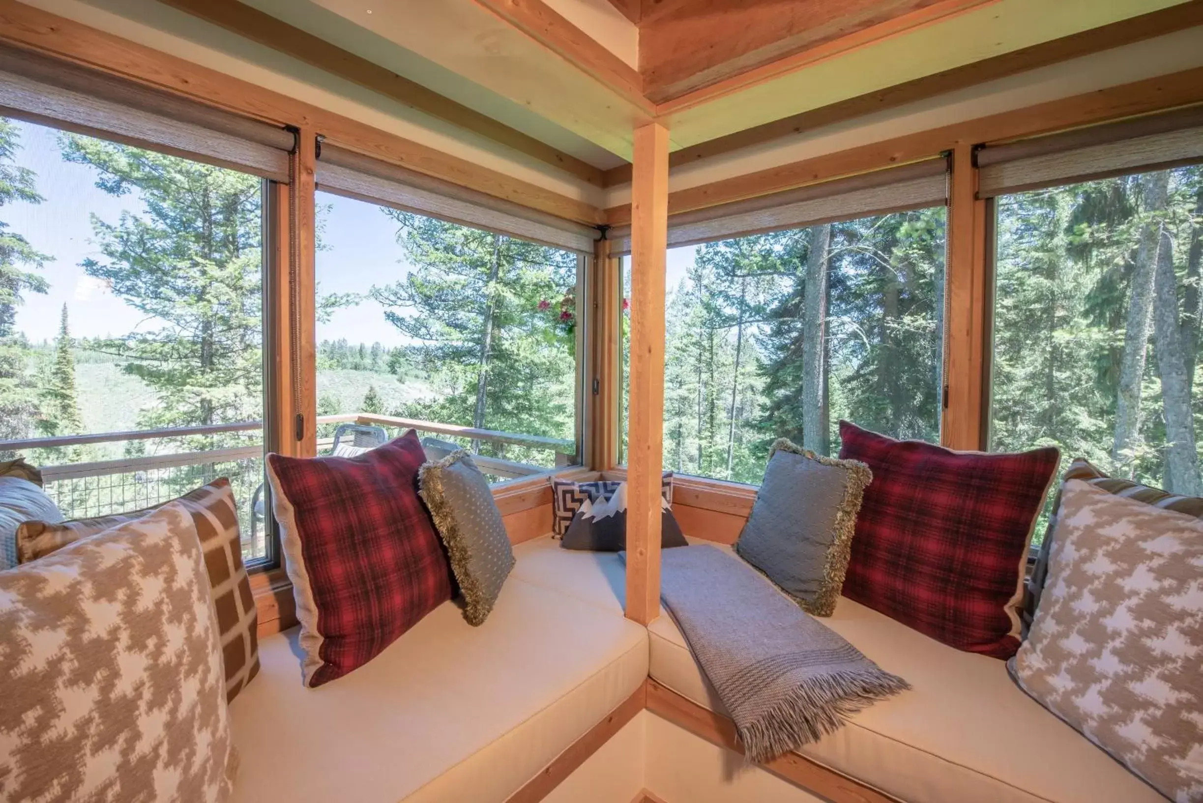 Bedroom, Seating Area in Jackson Hole Hideout