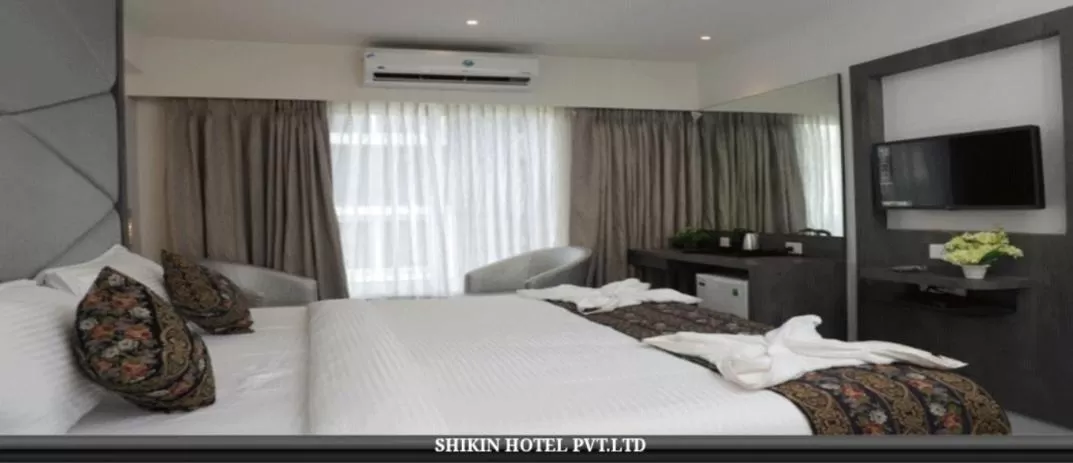 Bed in Shikin Hotels (Close to Palm Beach Road)