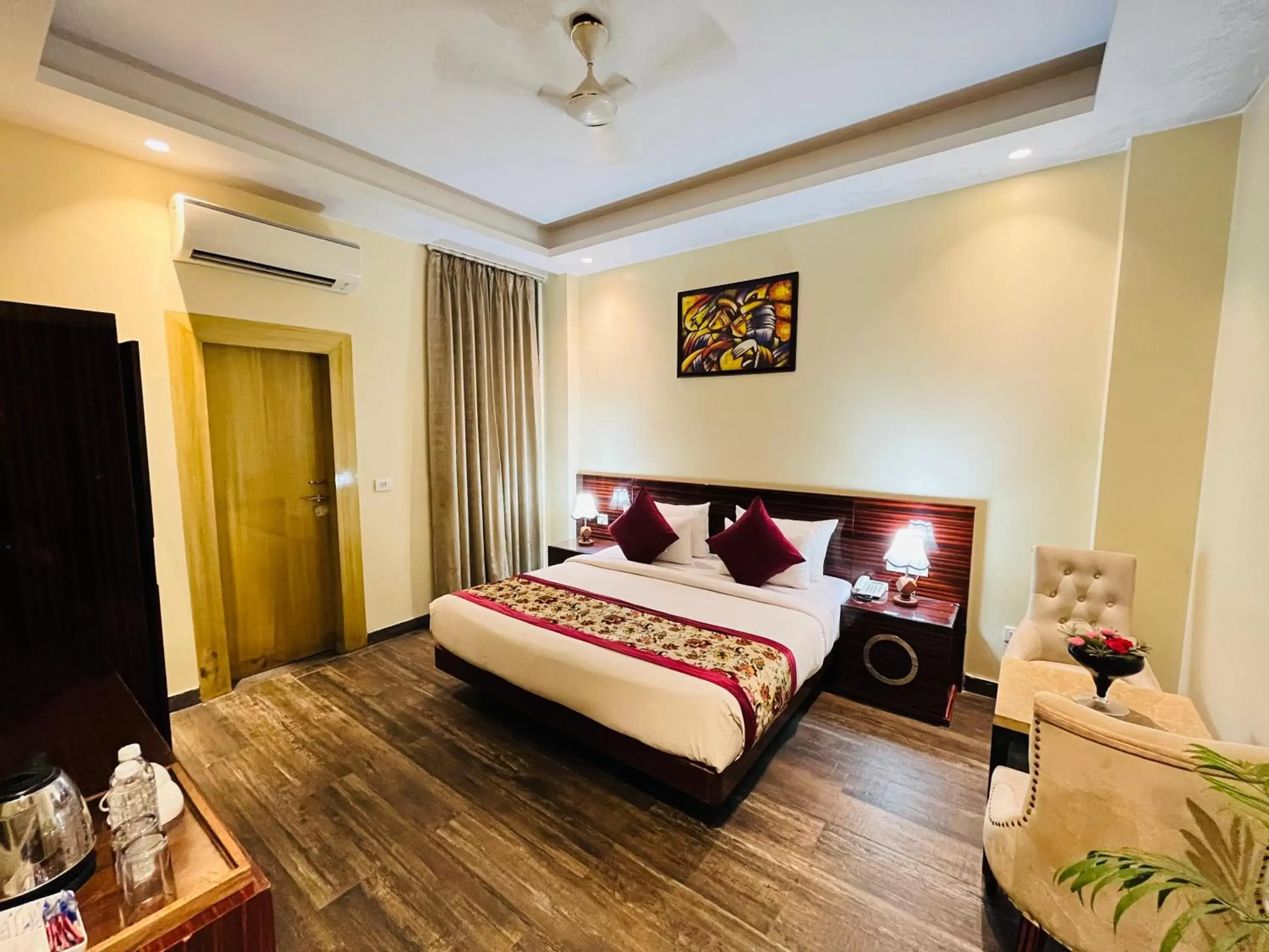 Bed in Hotel Banz - Near Delhi International Airport