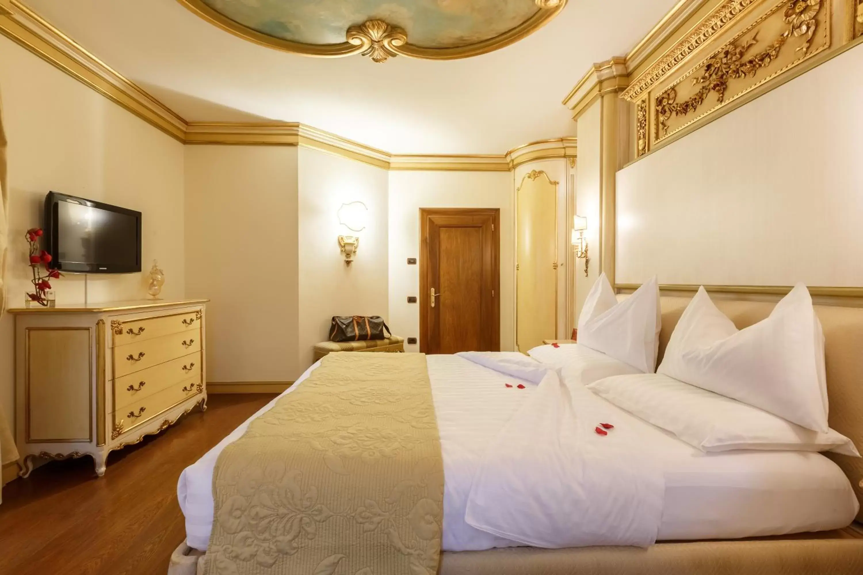 Bed in Relais Villa Quercia