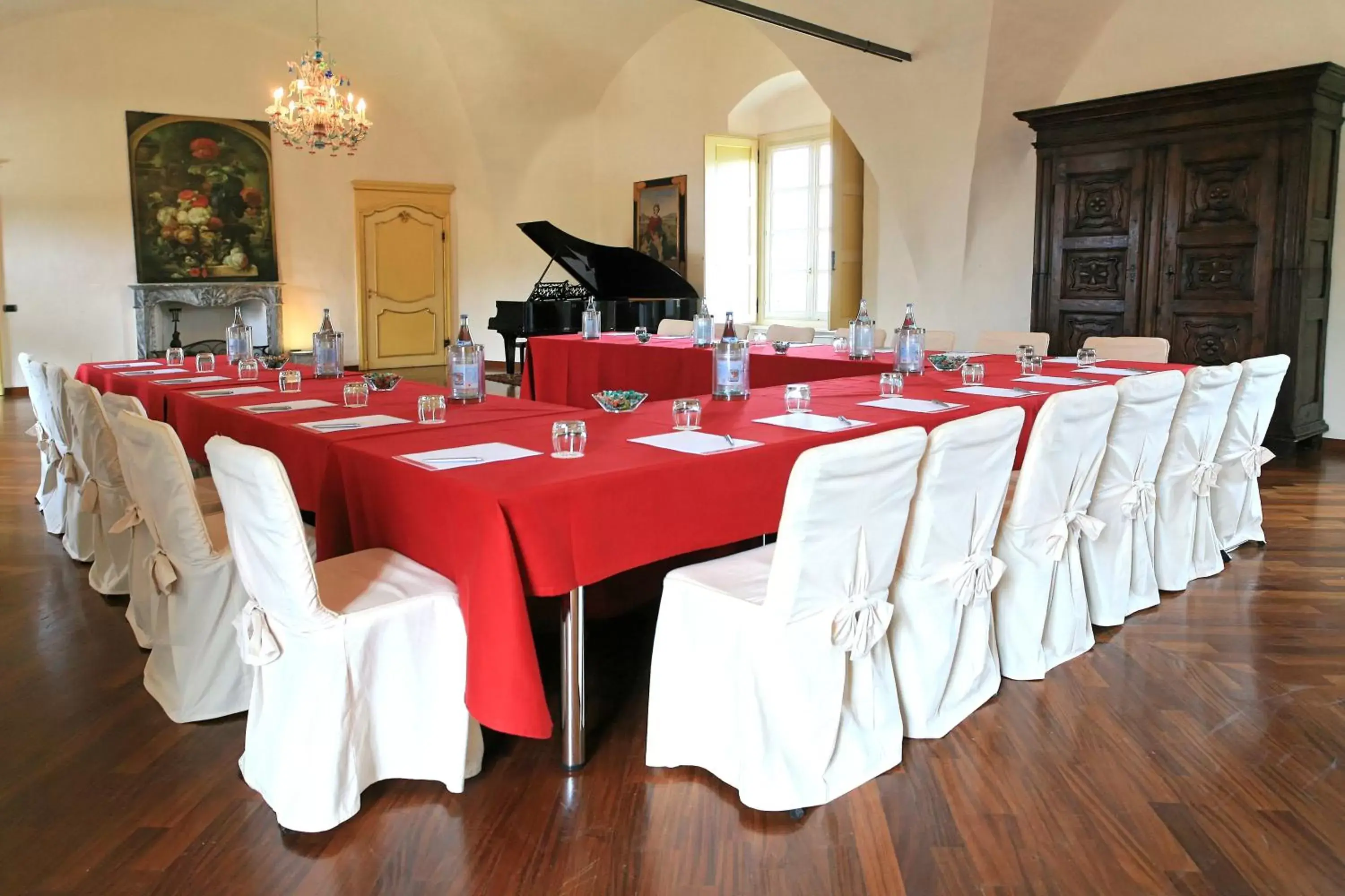 Business facilities in Castello Rosso