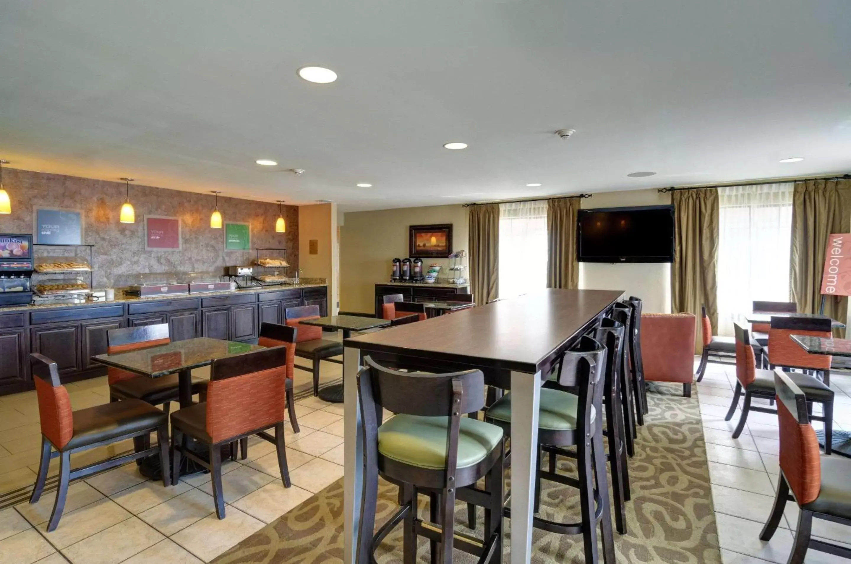 Restaurant/Places to Eat in Comfort Inn and Suites Medical West