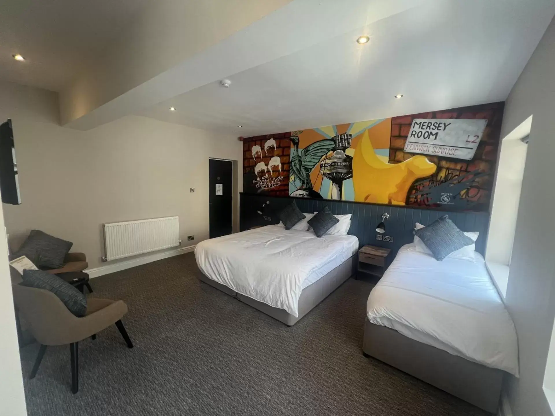 Bedroom, Bed in Fenwick Sunrise Hotel
