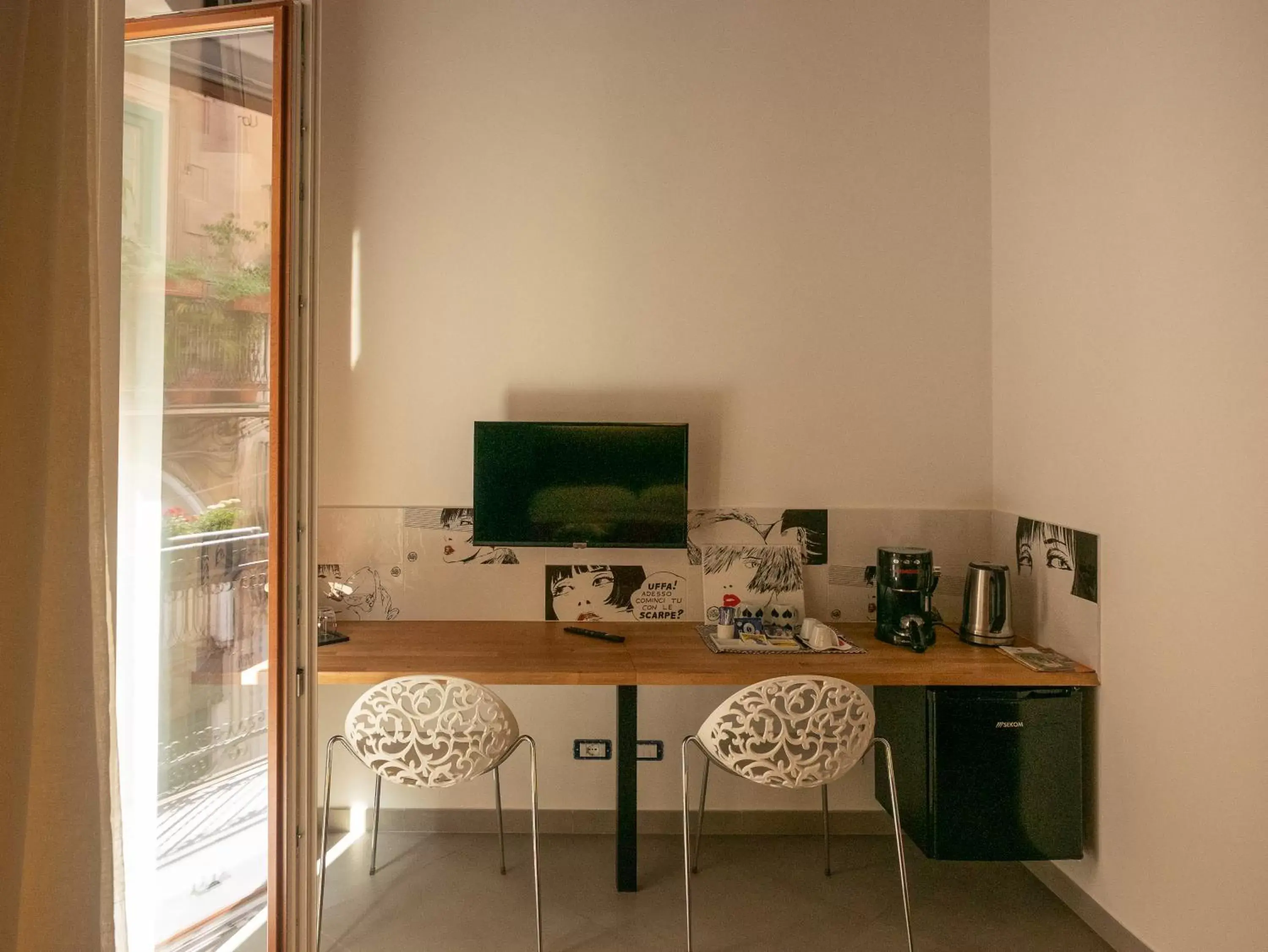 TV and multimedia, TV/Entertainment Center in San Francesco Rooms and Apartment with Terrace in Palermo