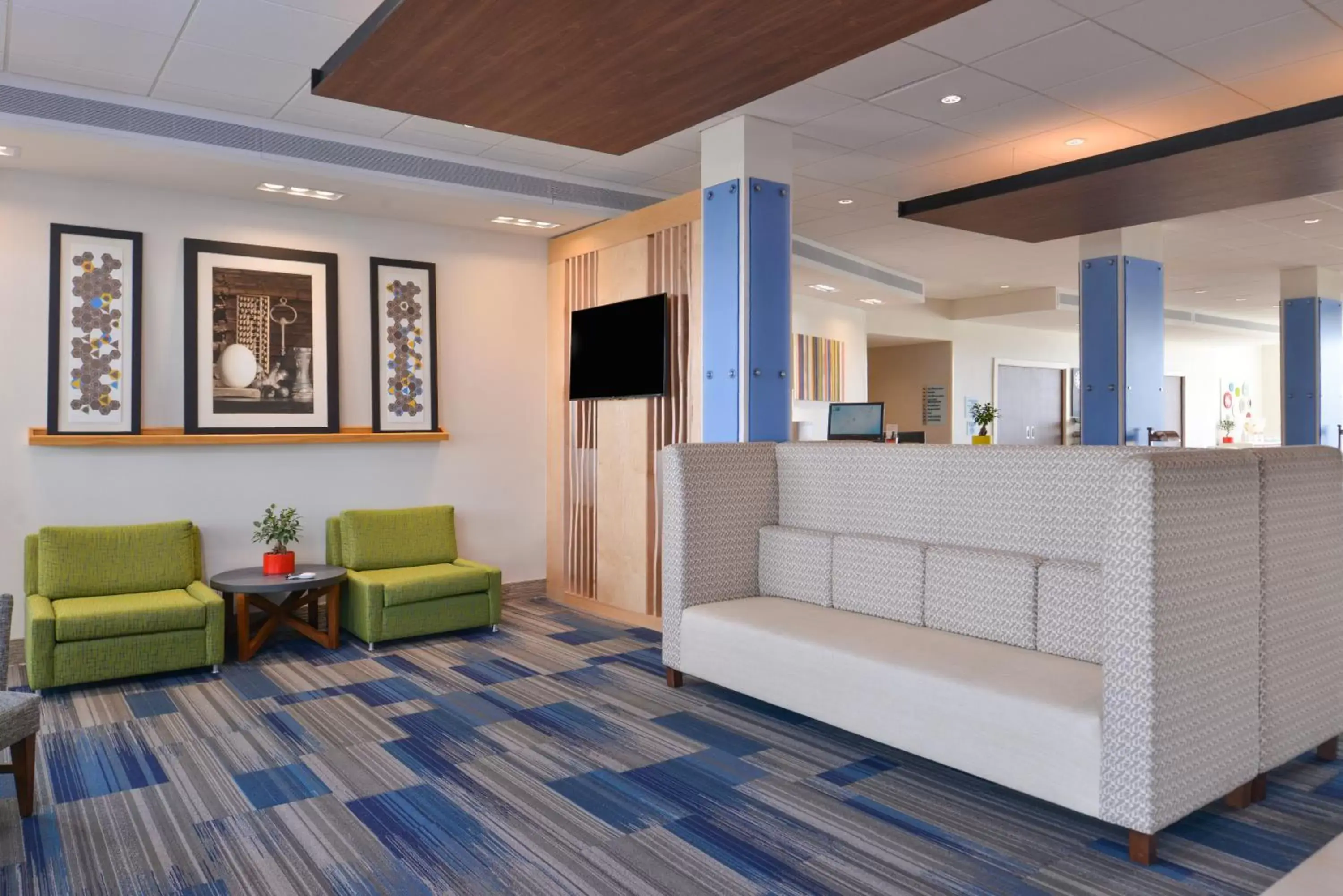 Property building, Lobby/Reception in Holiday Inn Express & Suites Trinity, an IHG Hotel