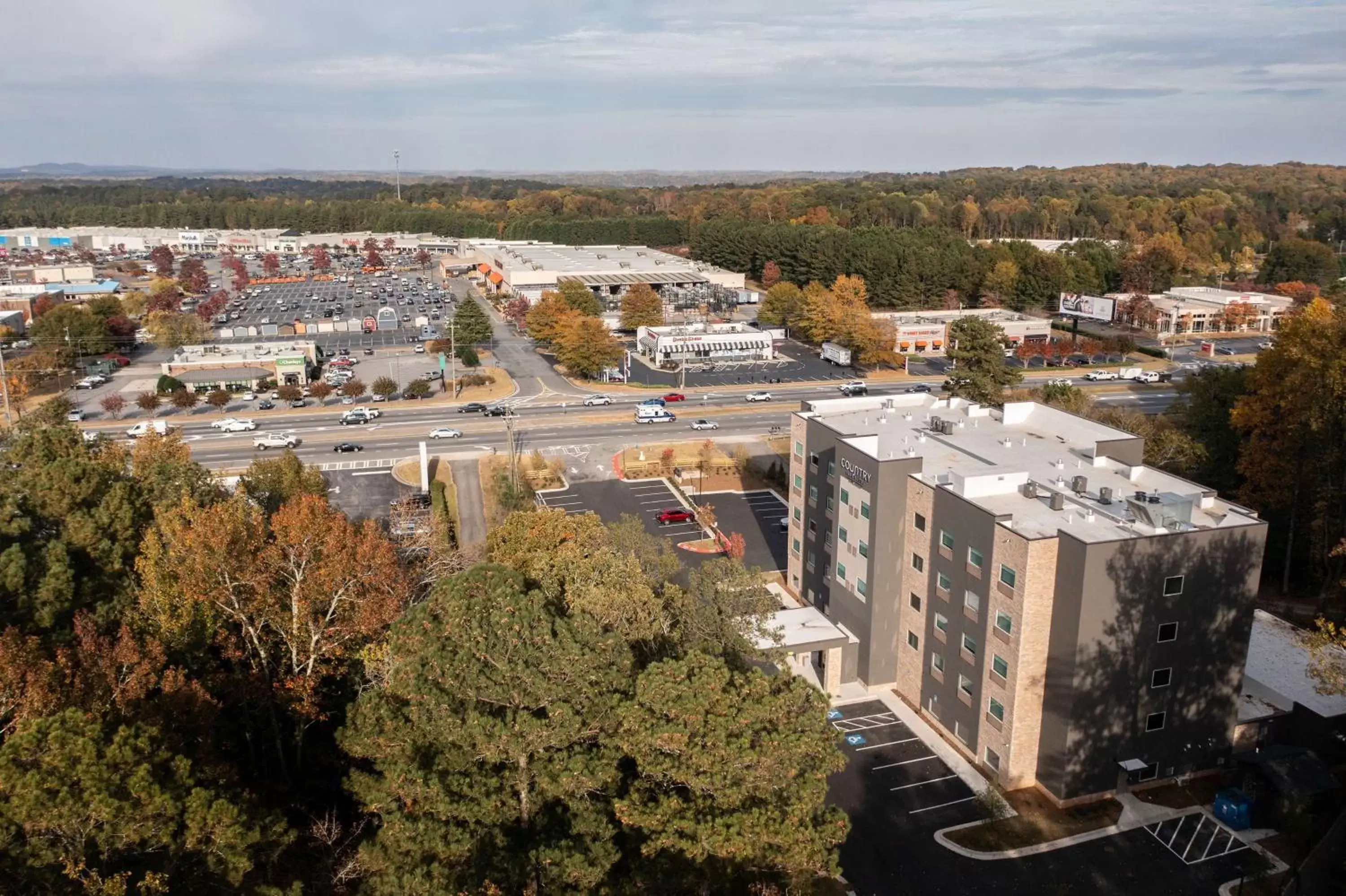 Property building, Bird's-eye View in Country Inn & Suites by Radisson, Cumming, GA