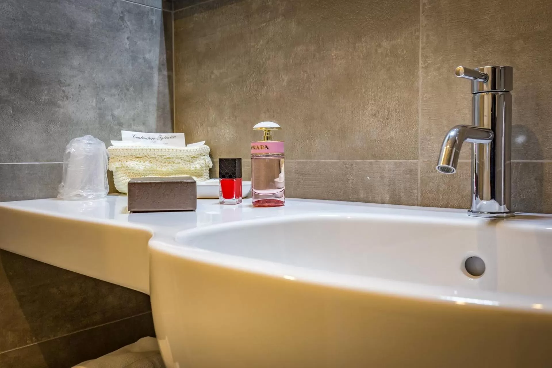 Bathroom in Hotel La Scaletta al Ponte Vecchio