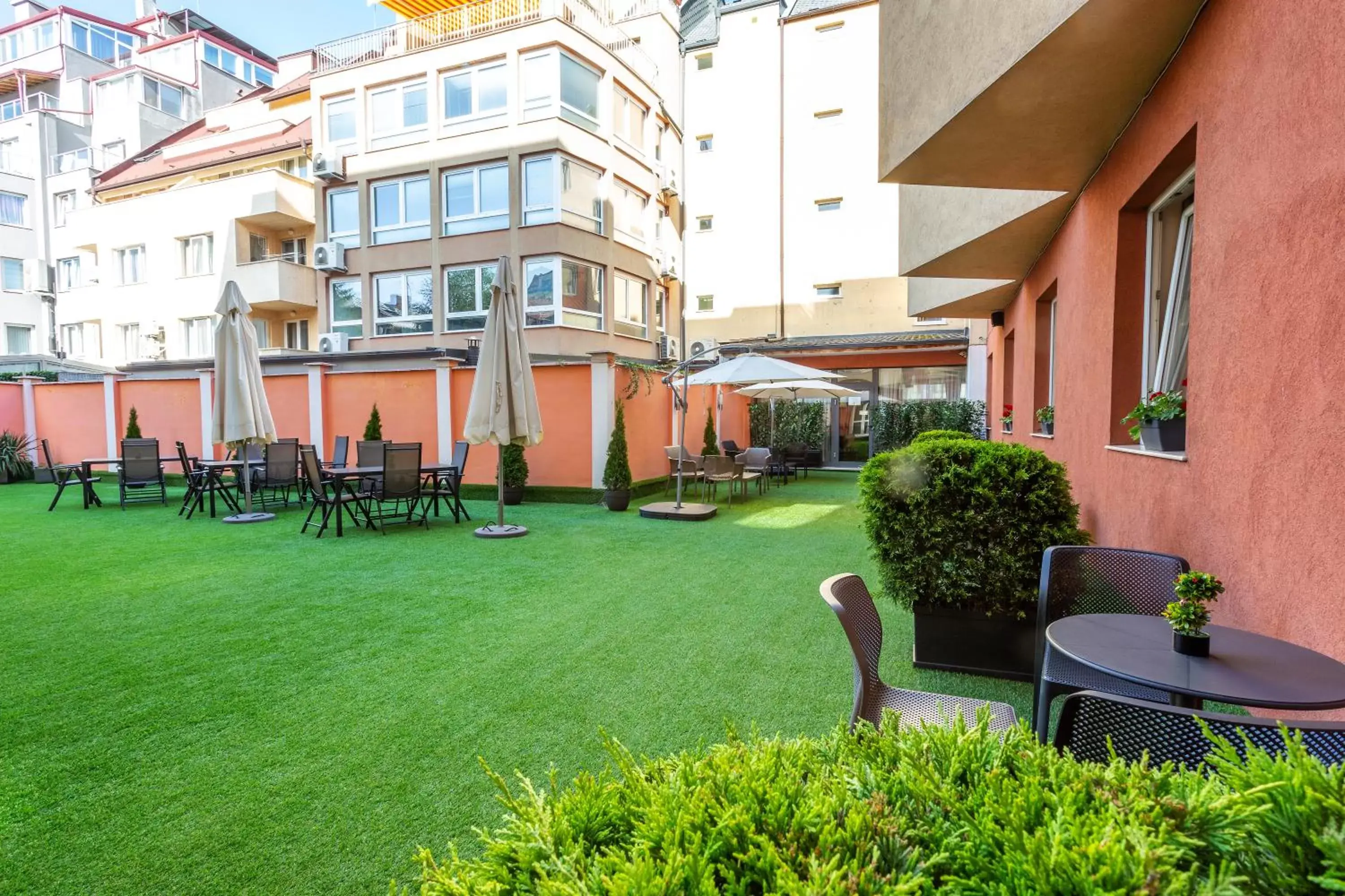 Property building in City Avenue Hotel by HMG-Free Parking-Free Wi-Fi Property building in City Avenue Hotel by HMG-Free Parking-Free Wi-Fi