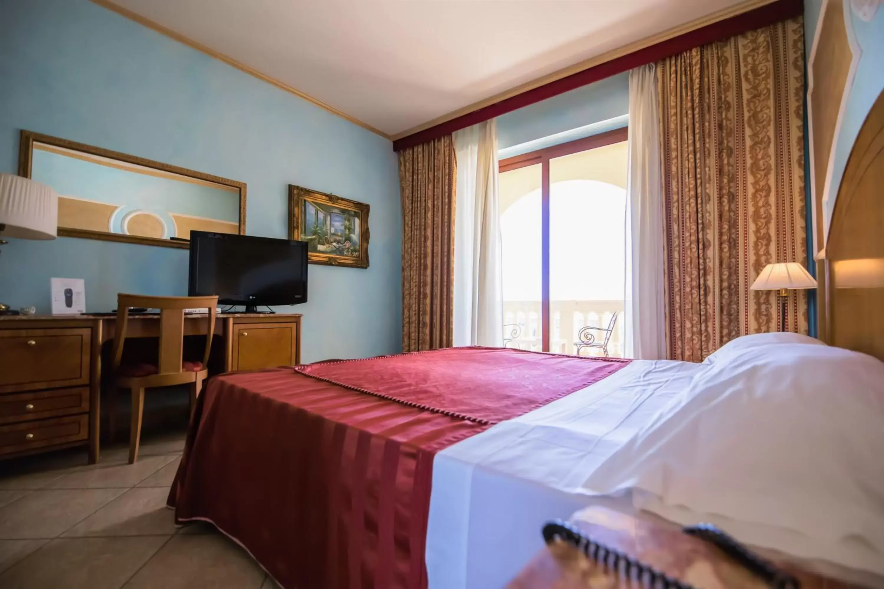 Photo of the whole room, Bed in Parco dei Principi Hotel