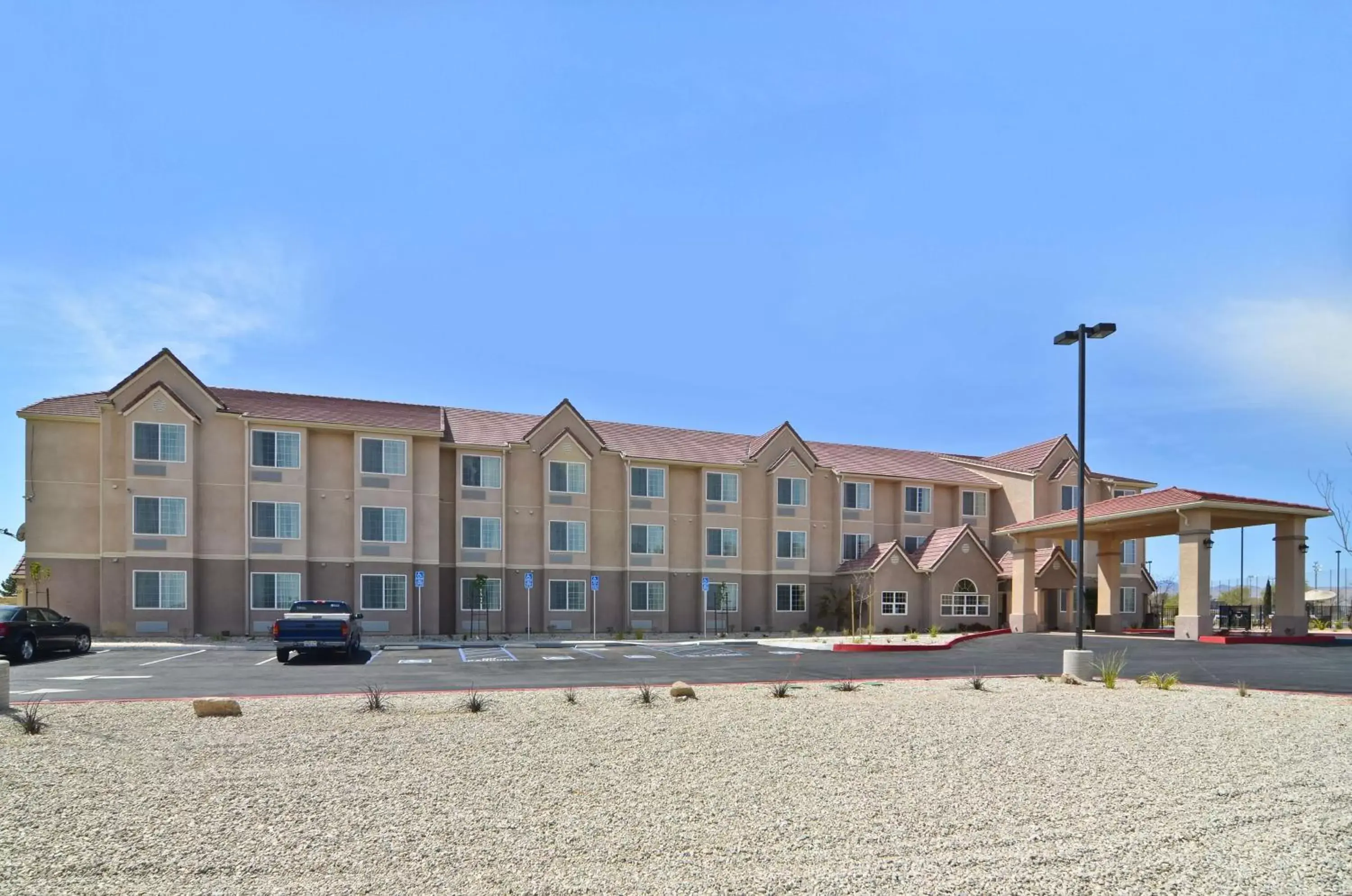 Property Building in Best Western California City Inn & Suites