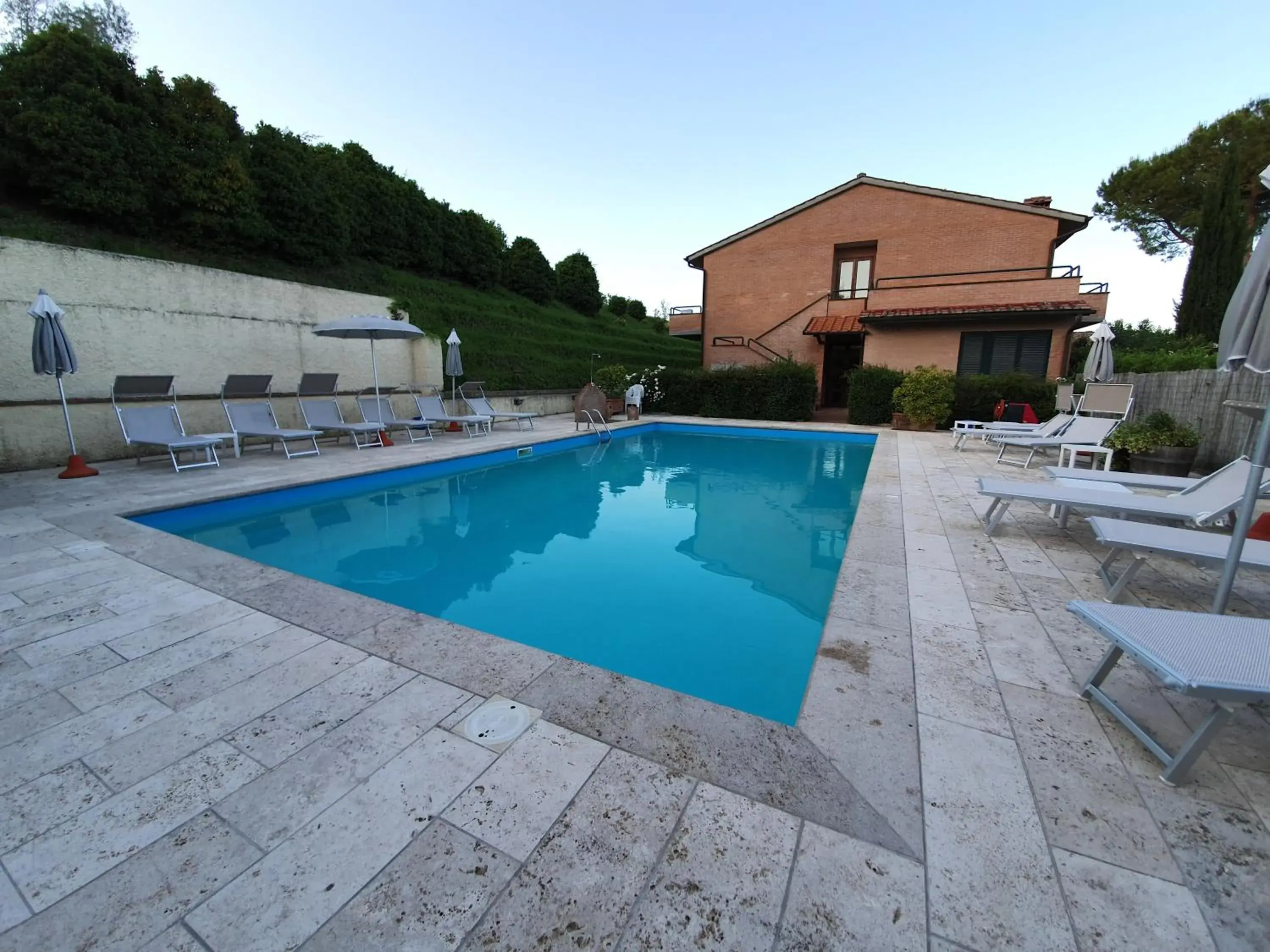 Property building, Swimming Pool in Hotel Le Colline