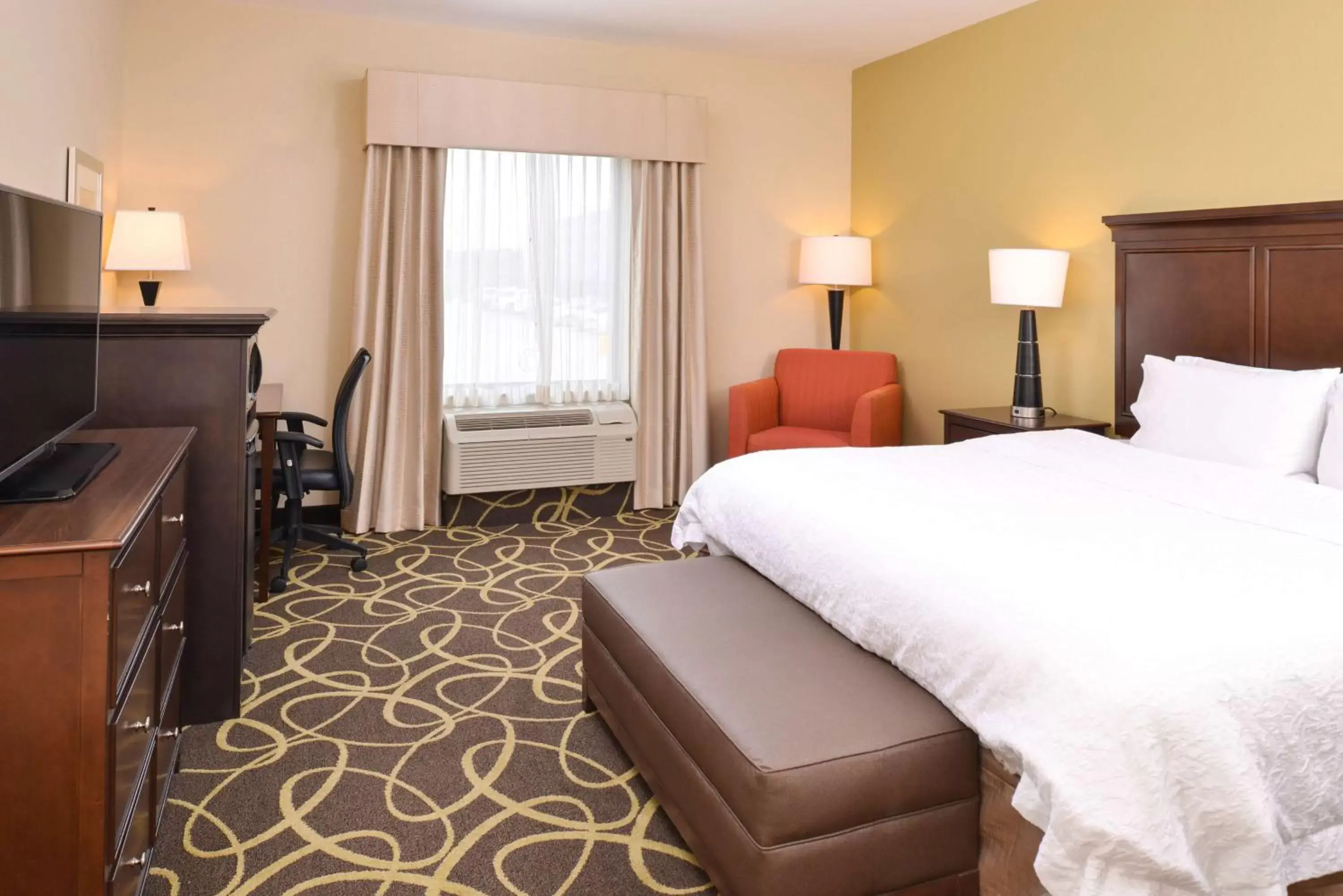 King Room in Hampton Inn Omaha Midtown-Aksarben King Room in Hampton Inn Omaha Midtown-Aksarben