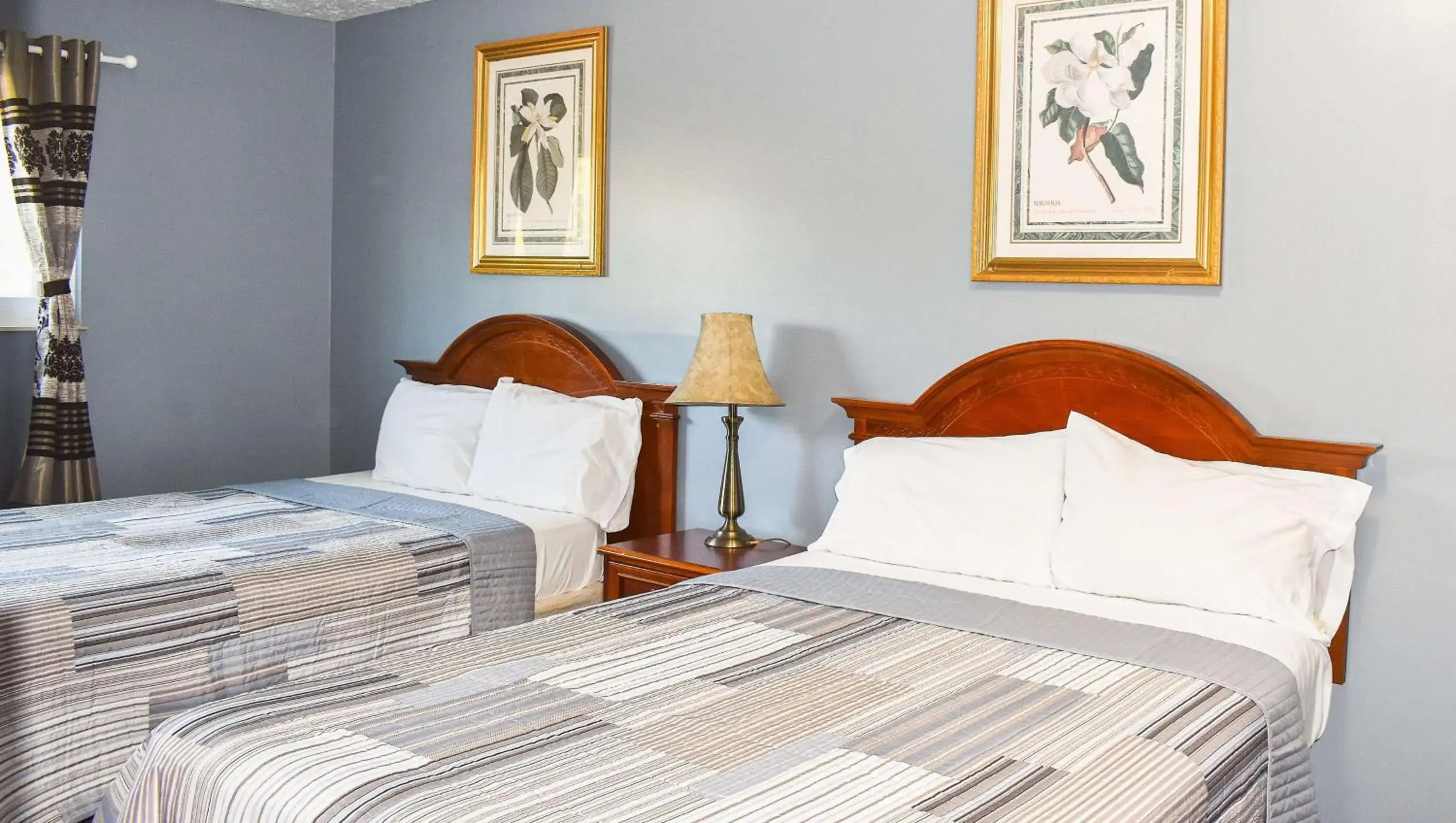 Double Suite with Two Double Beds in Magnuson Hotel Extended Stay Canton Ohio Double Suite with Two Double Beds in Magnuson Hotel Extended Stay Canton Ohio