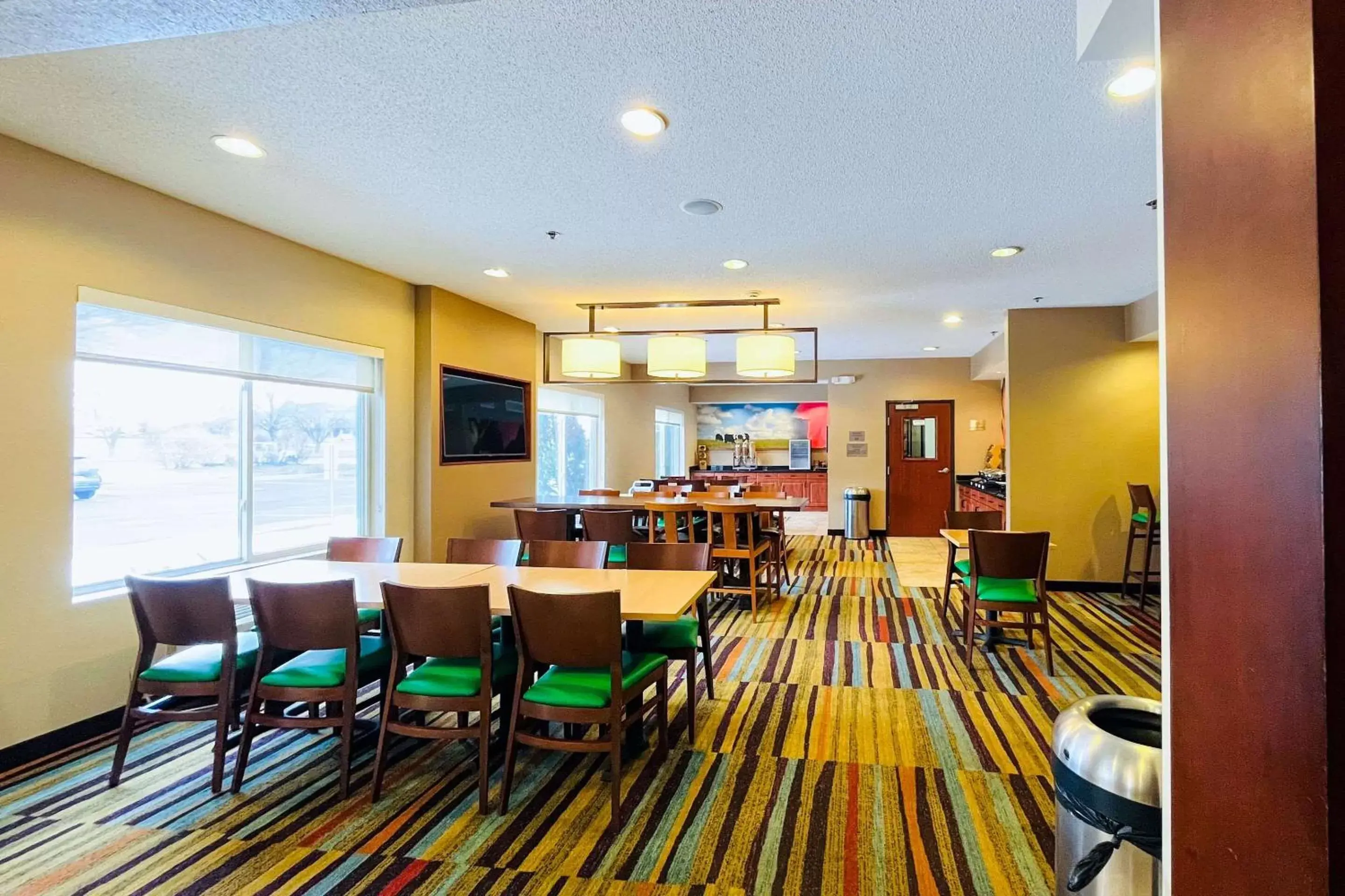 Breakfast in Comfort Inn & Suites Olathe - Kansas City