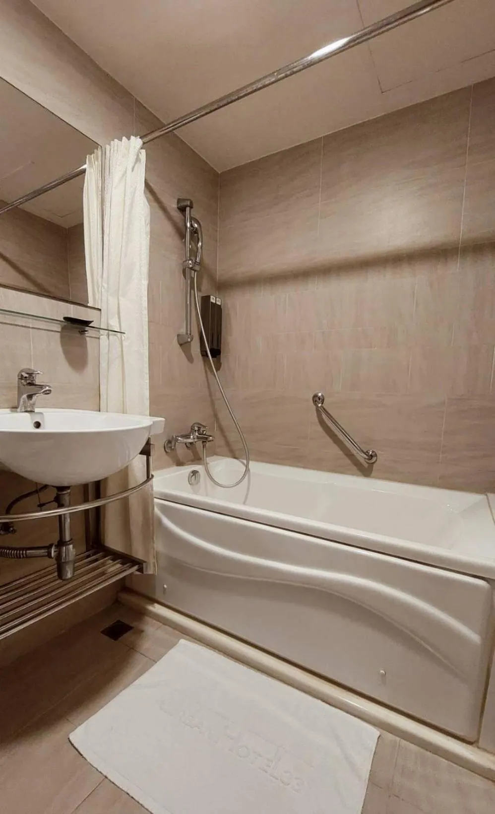 Bathroom in Urban Hotel33