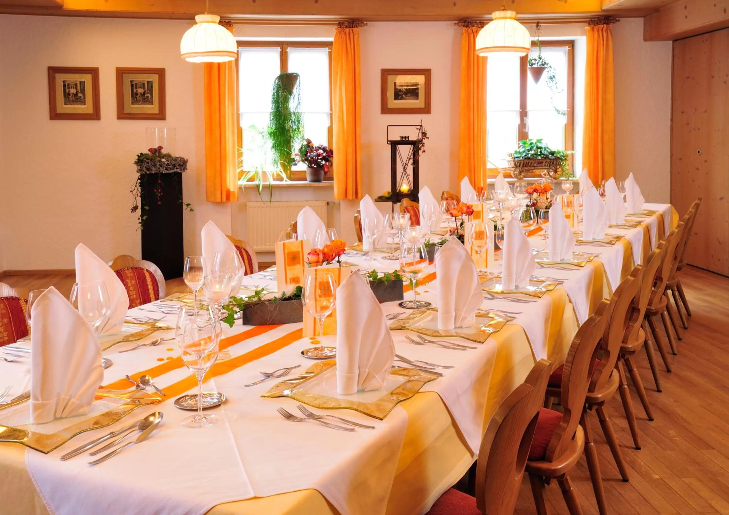 Restaurant/places to eat in Landhotel Grüner Baum