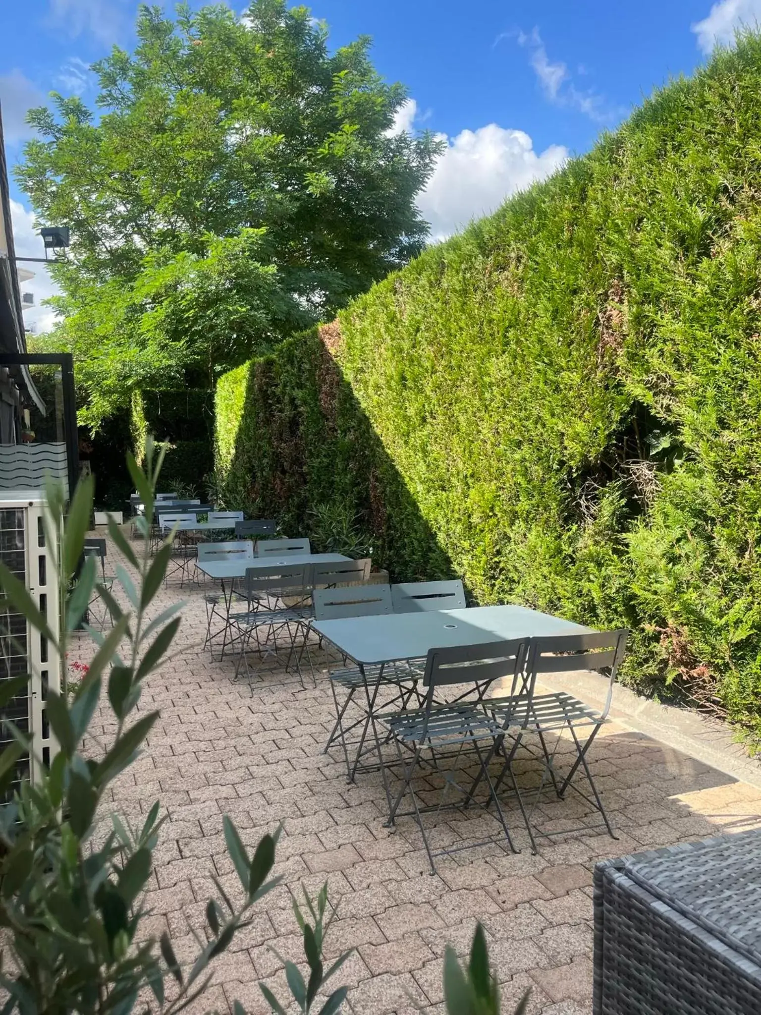 Patio in Kyriad Epernay