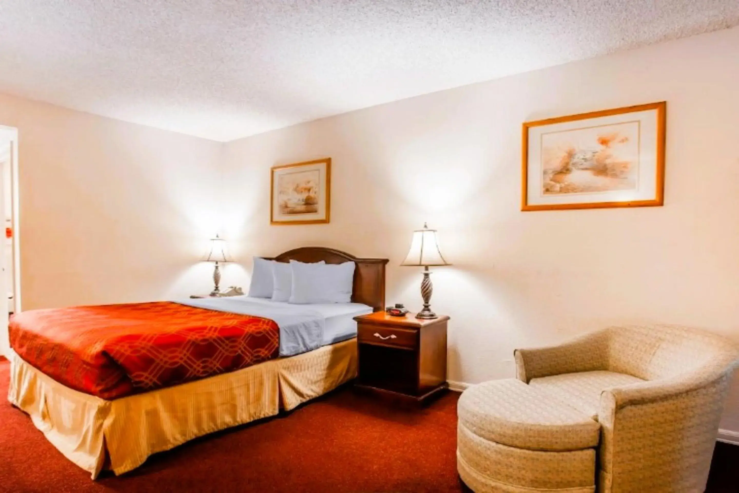 Bedroom, Bed in Inn at Lake Washington