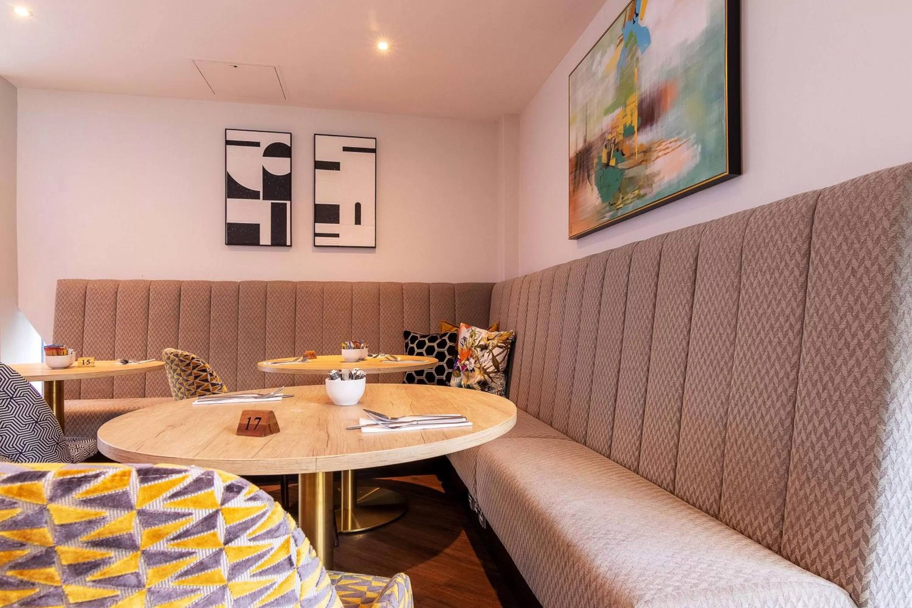 Restaurant/places to eat in Ramada Encore Leicester City Centre