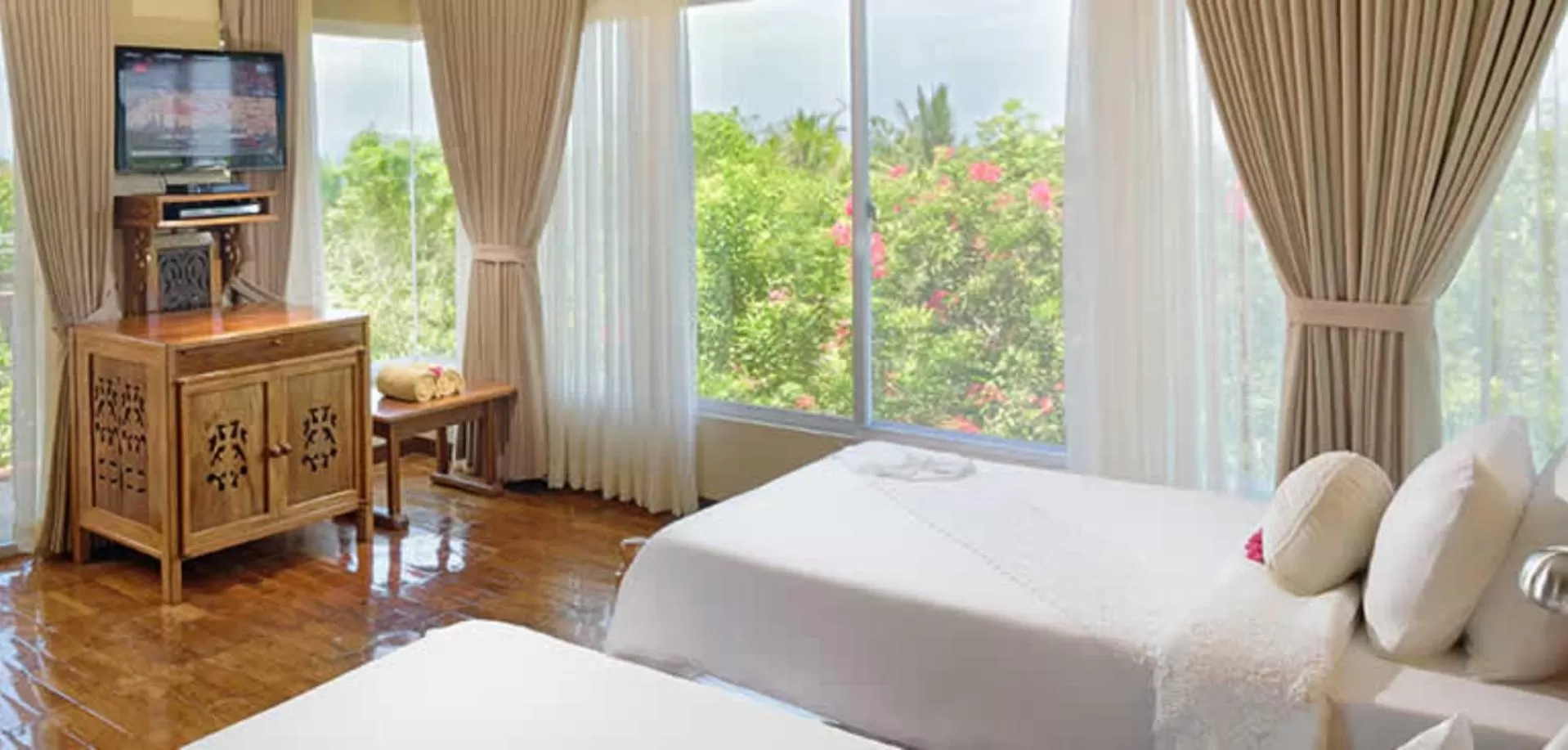 Bed in Amarela Resort