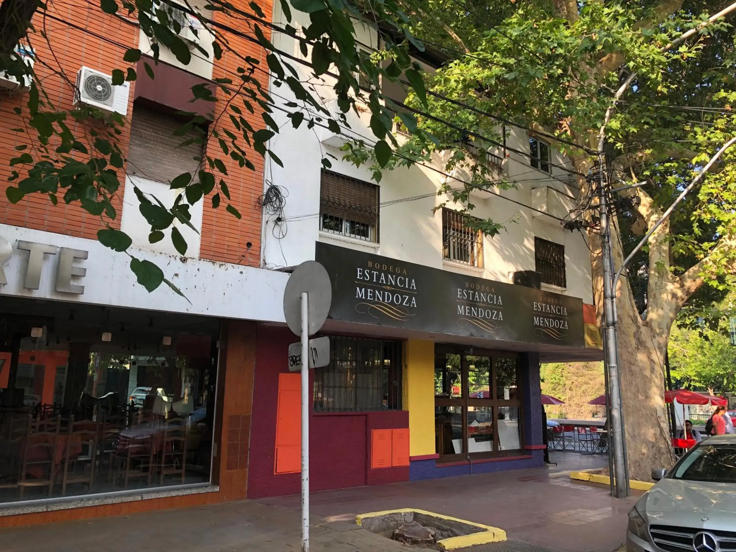 Facade/entrance in Laerte Hotel Mendoza