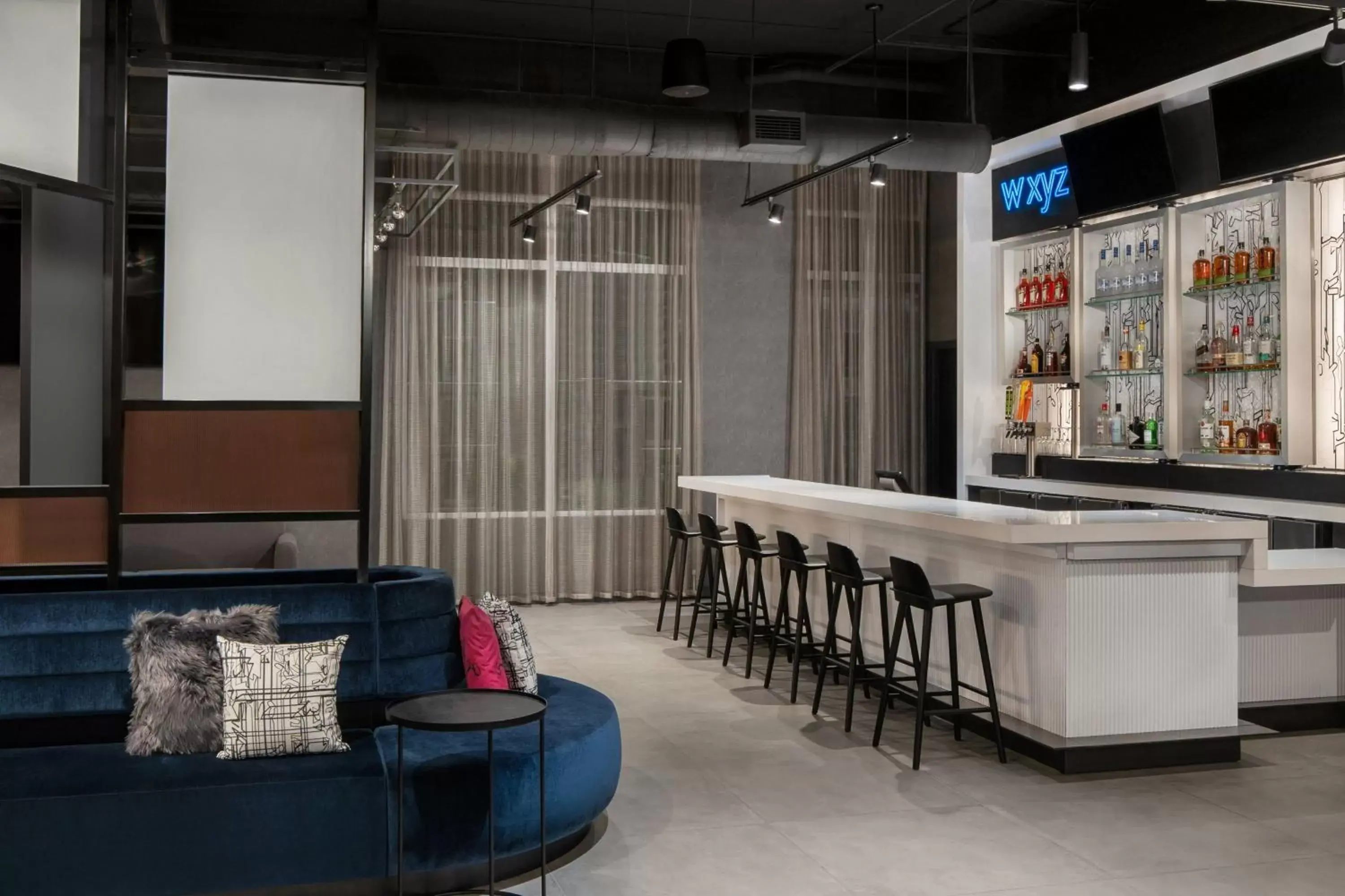 Restaurant/places to eat, Lounge/Bar in Aloft Tampa Midtown