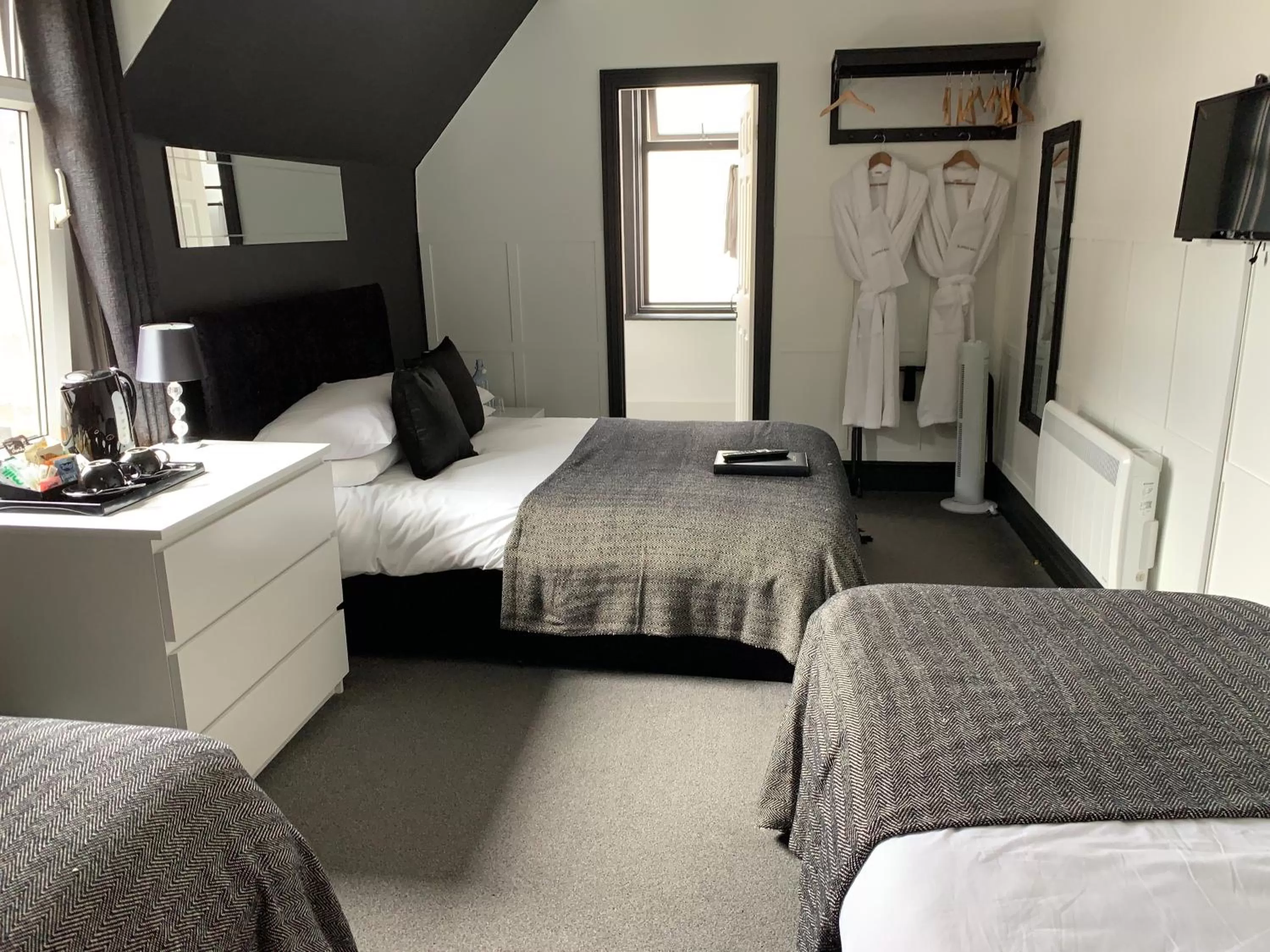 Bedroom, Bed in Kingsmere Guest House