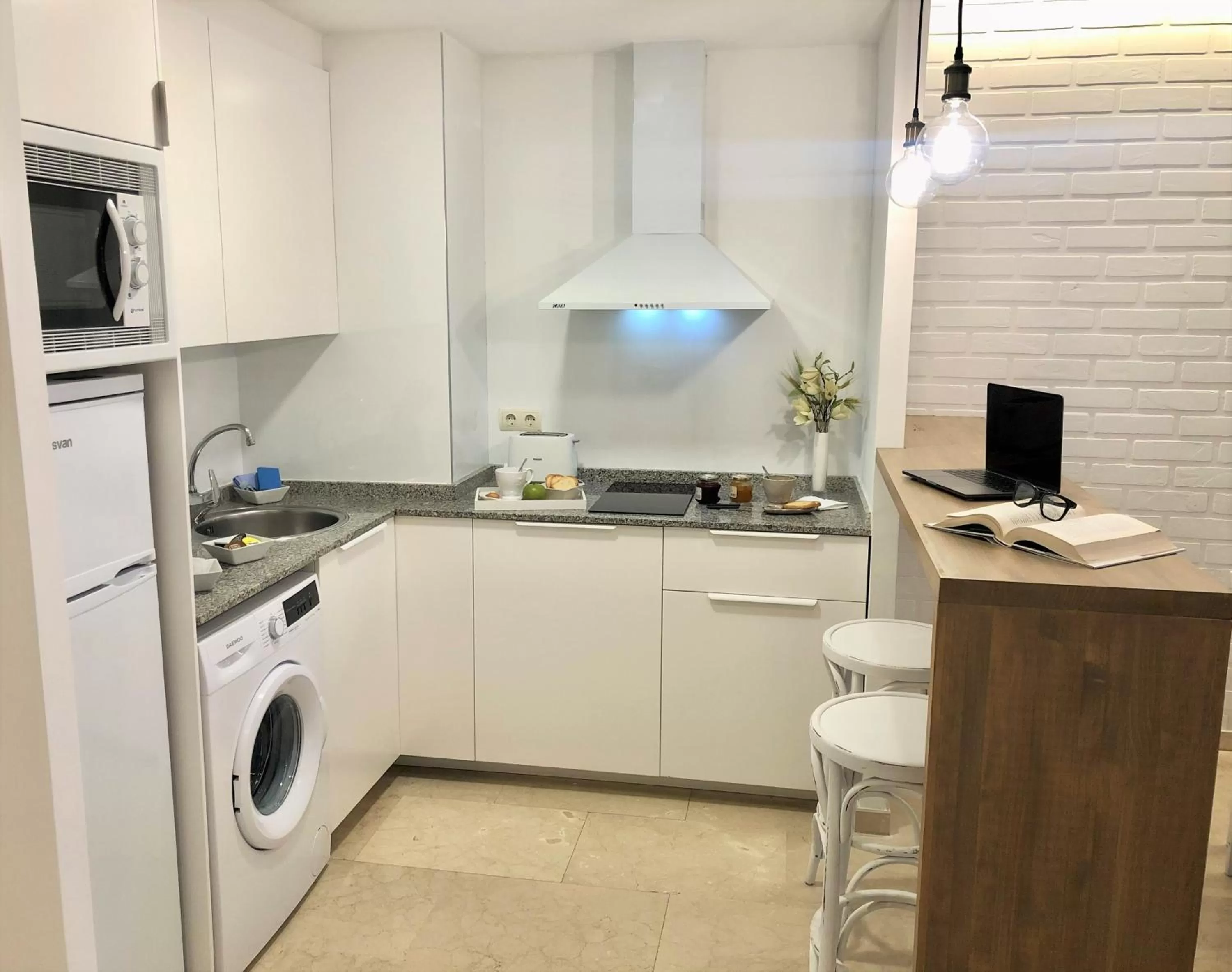 Kitchen or kitchenette in Mediterraneo Sitges