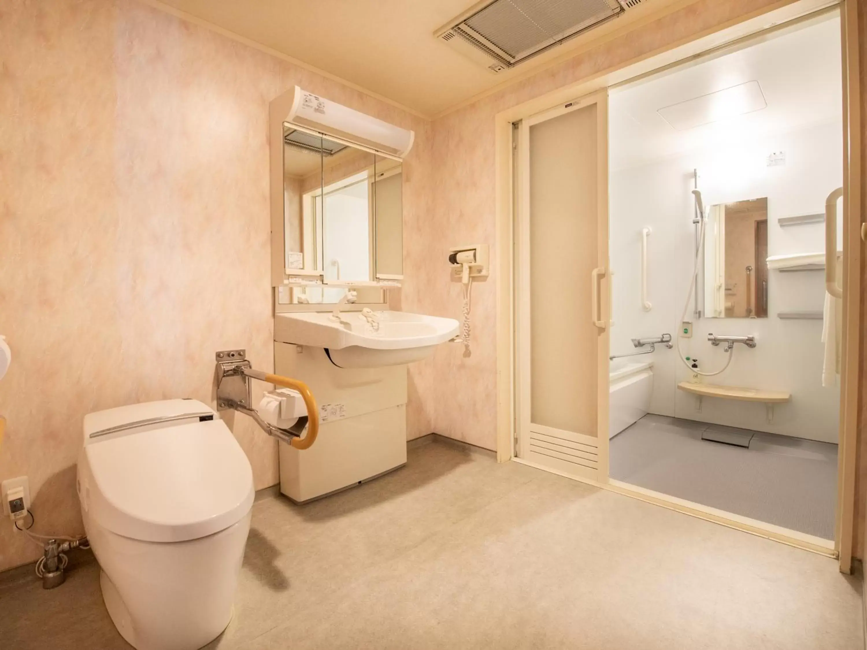 Shower, Bathroom in Hotel Iidaya