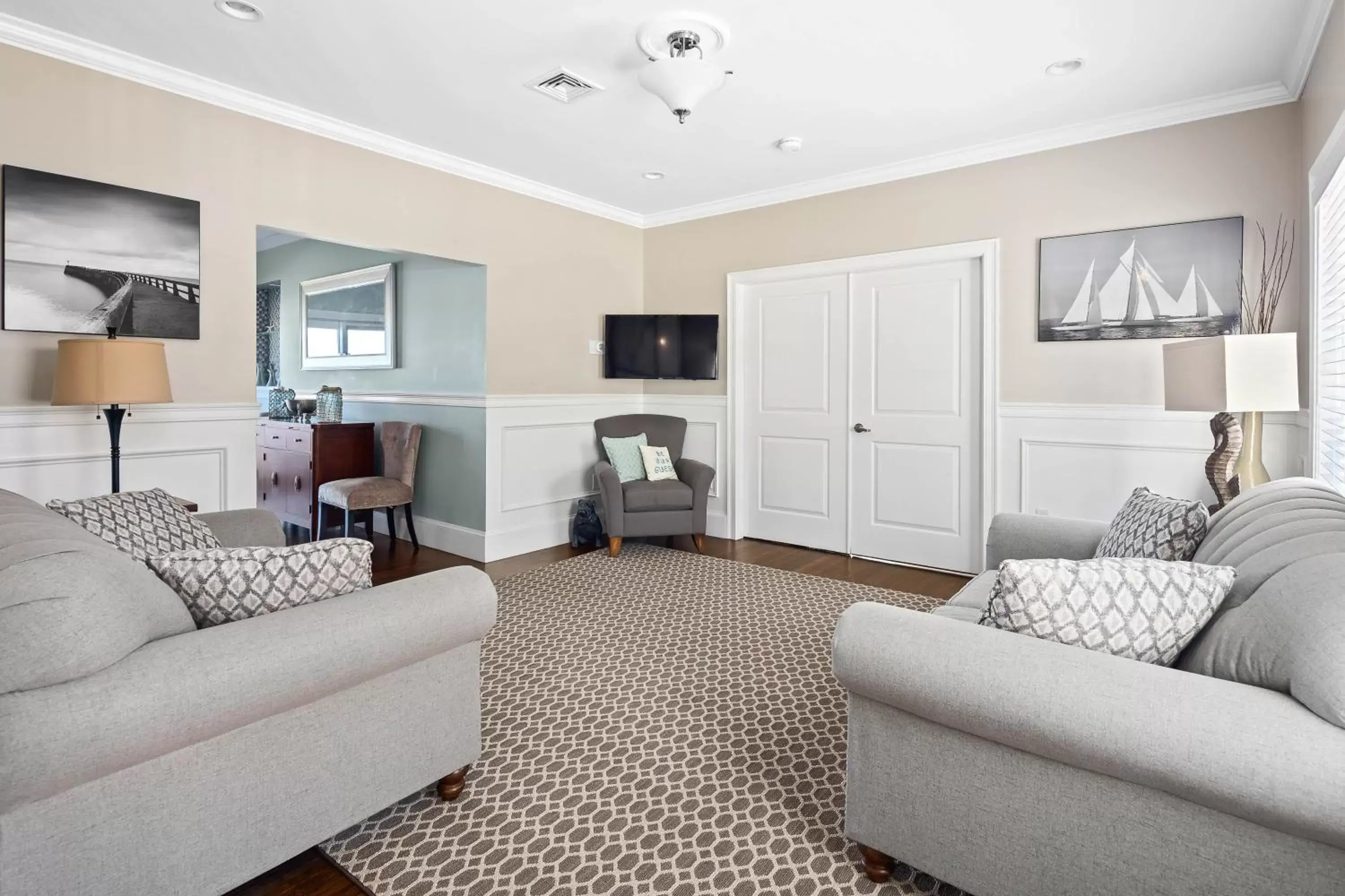 Seating Area in The Beacon Waterfront Inn