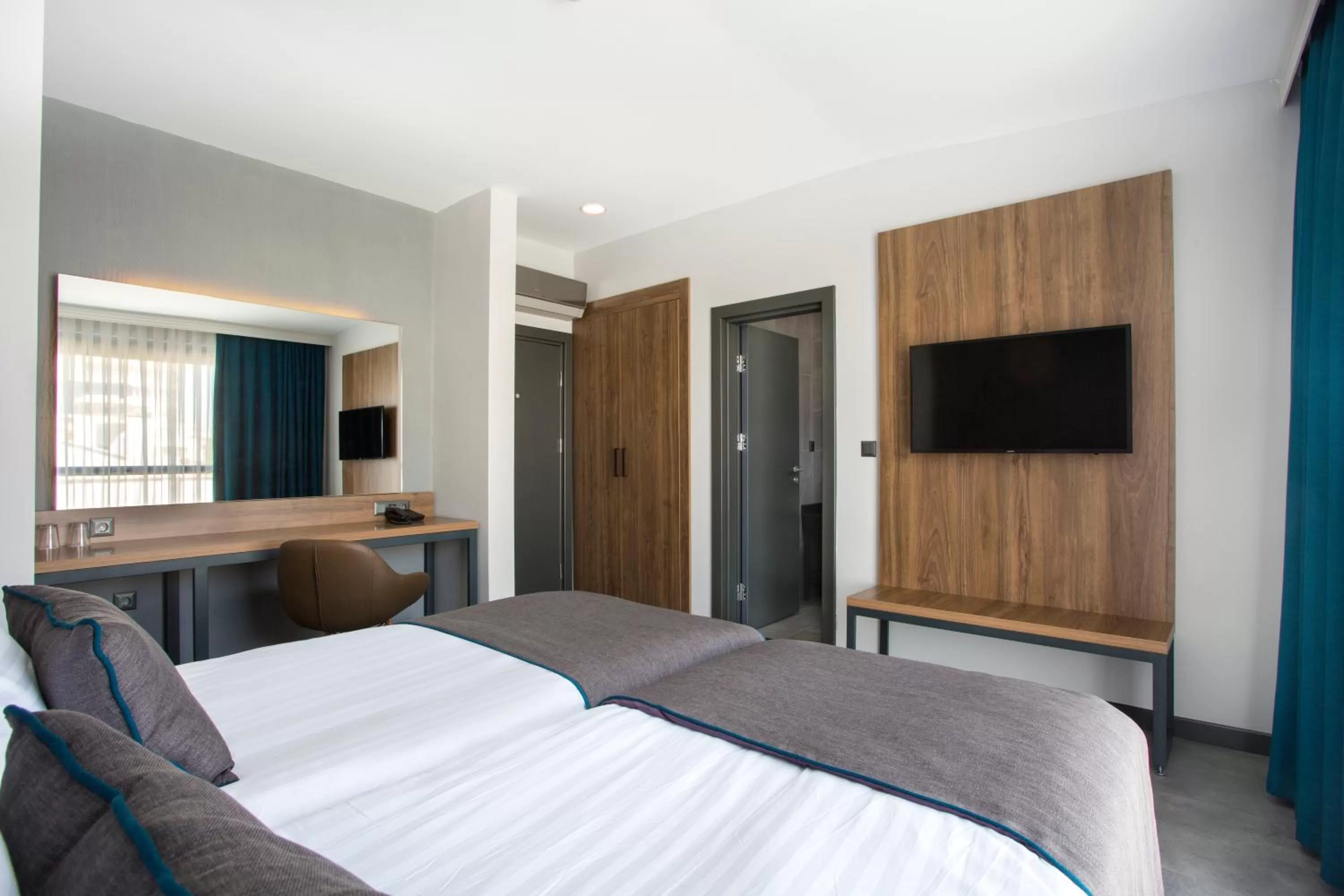 Communal lounge/ TV room, Bed in Falcon 1511