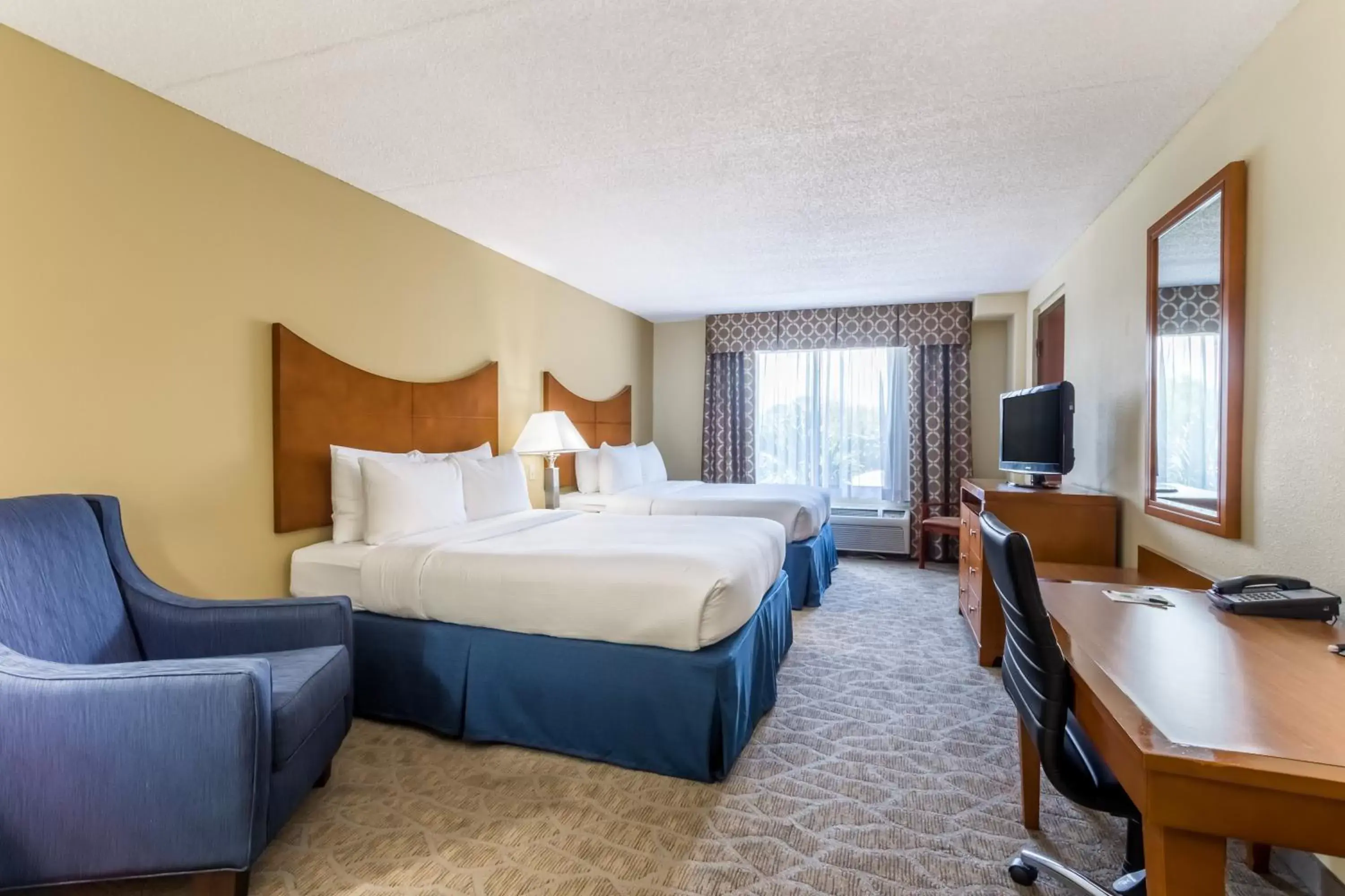 Bedroom, Bed in Wingate by Wyndham, Universal Studios - Free Theme Park Shuttle Bedroom, Bed in Wingate by Wyndham, Universal Studios - Free Theme Park Shuttle
