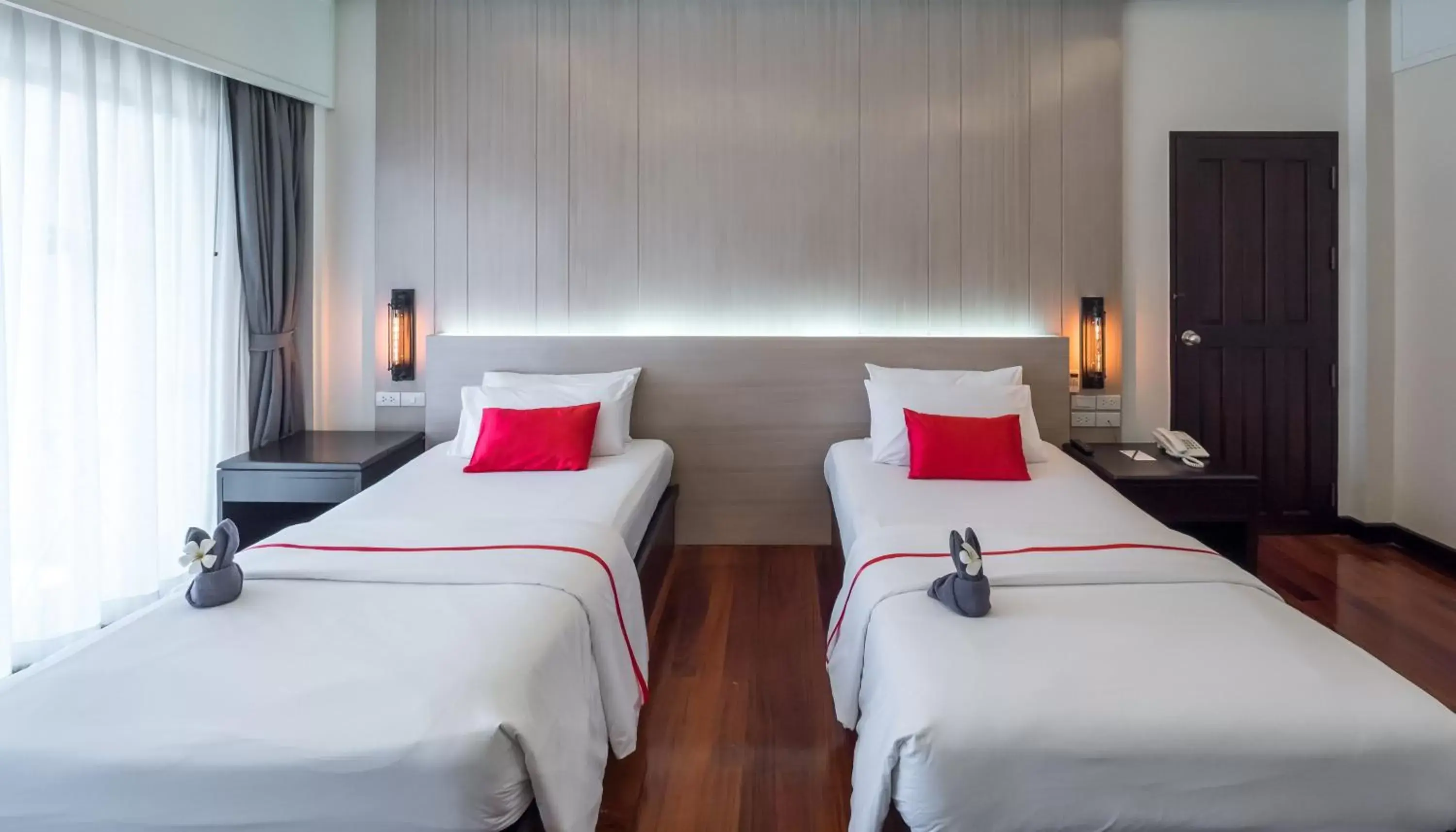 Bed in Grand Jomtien Palace Hotel - SHA Extra Plus