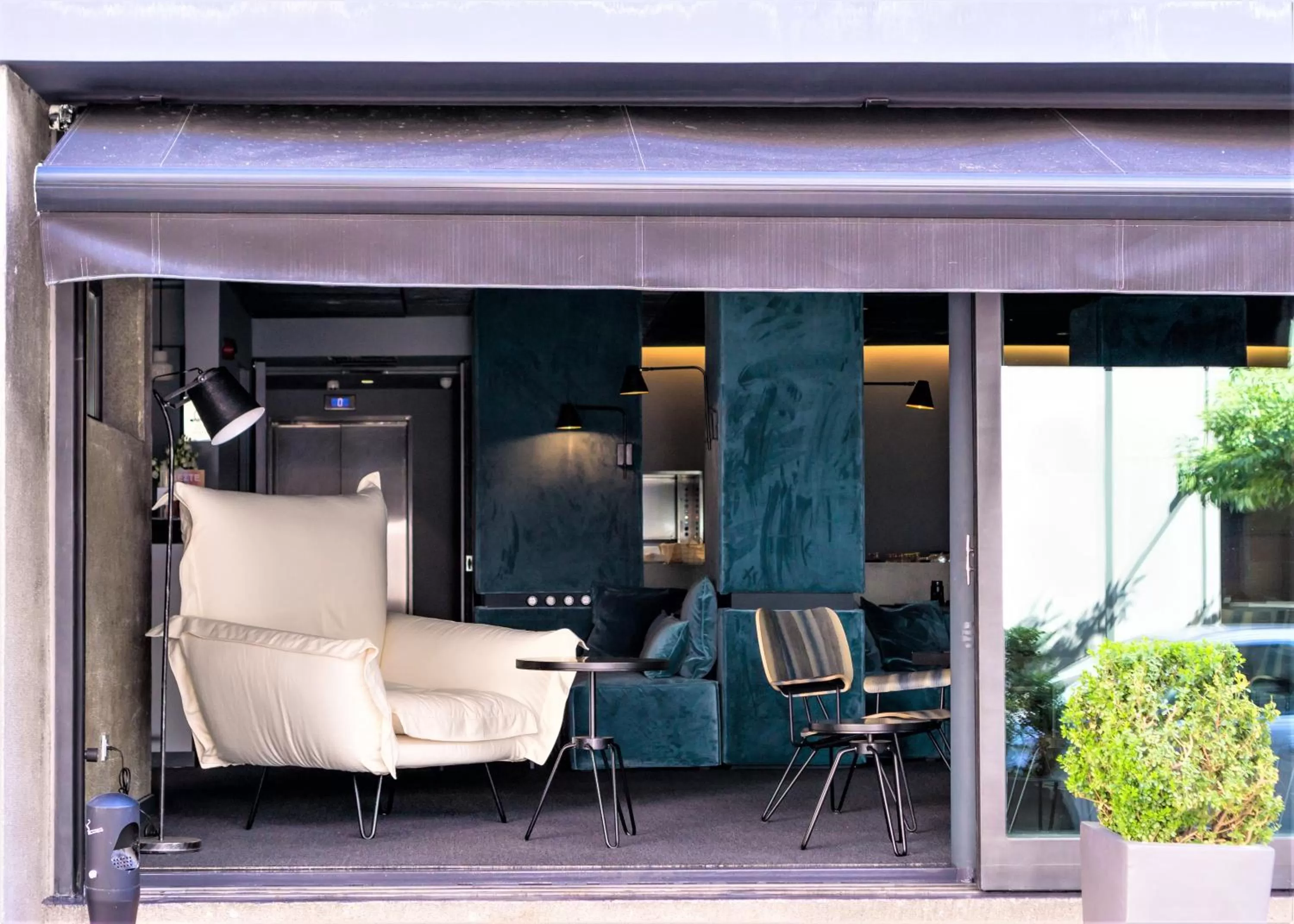 Lobby or reception in Periscope