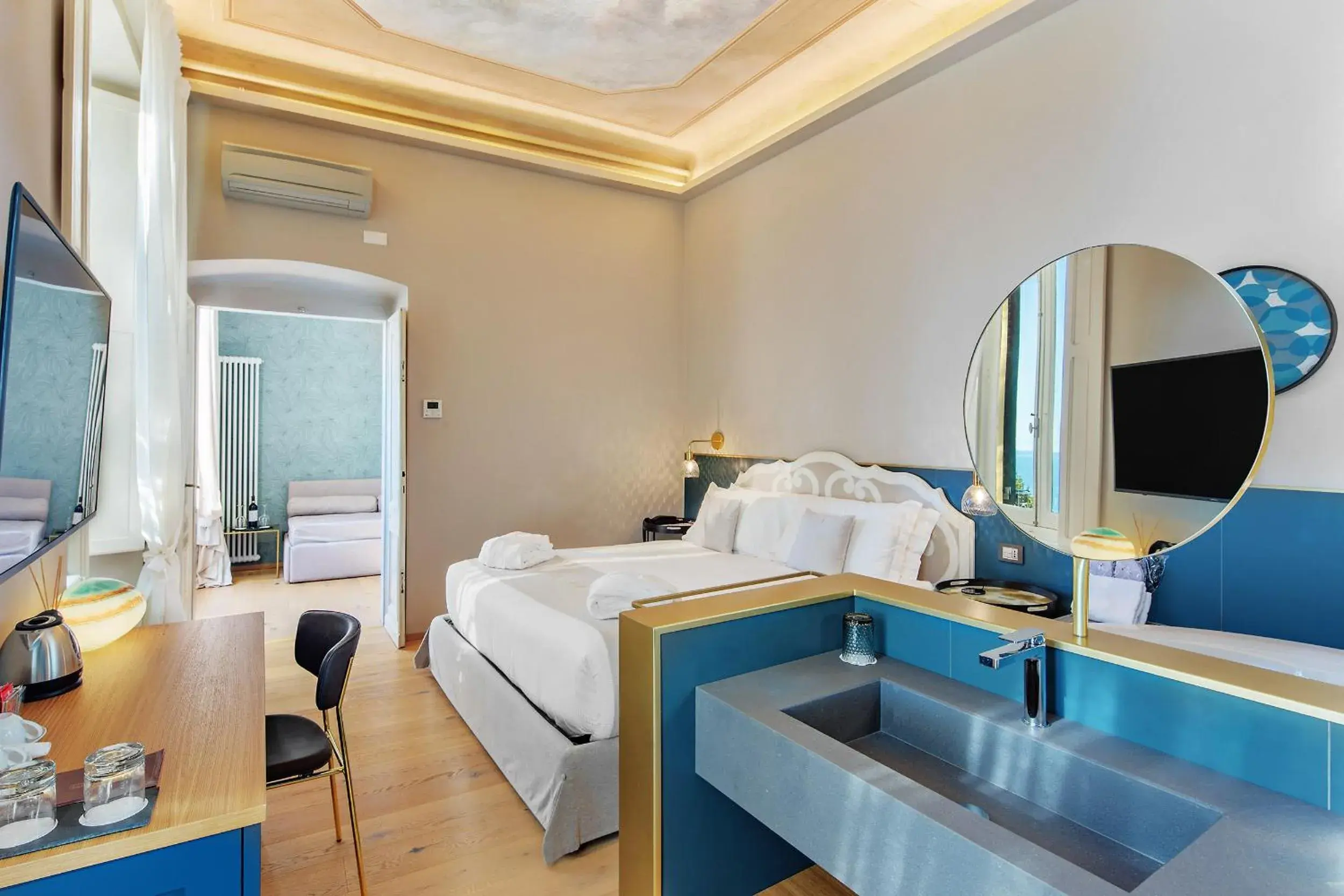 Bedroom in Villa Riviera Resort
