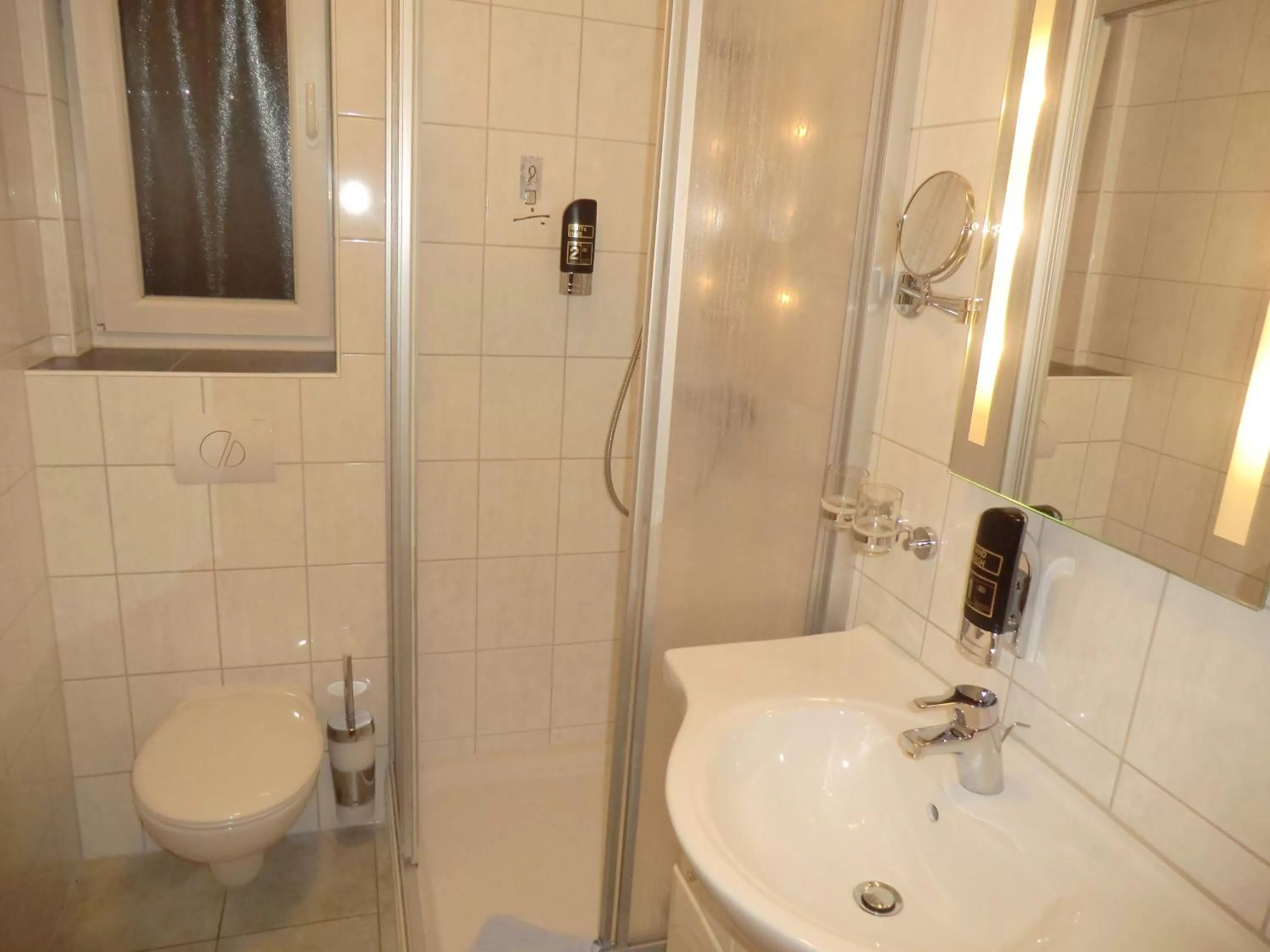 Bathroom in Hotel Pension Am Hafen