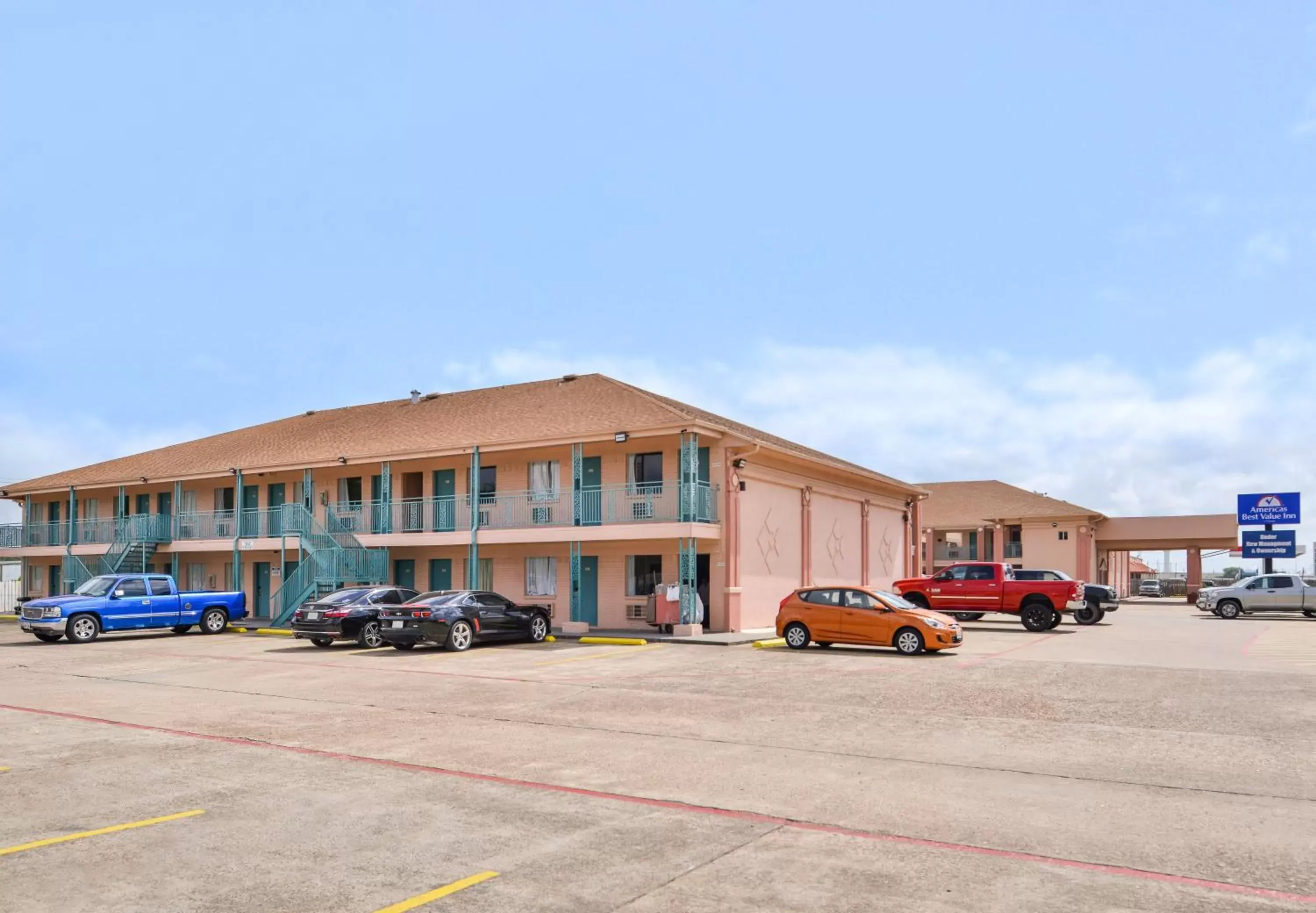 Property Building in Americas Best Value Inn Clute