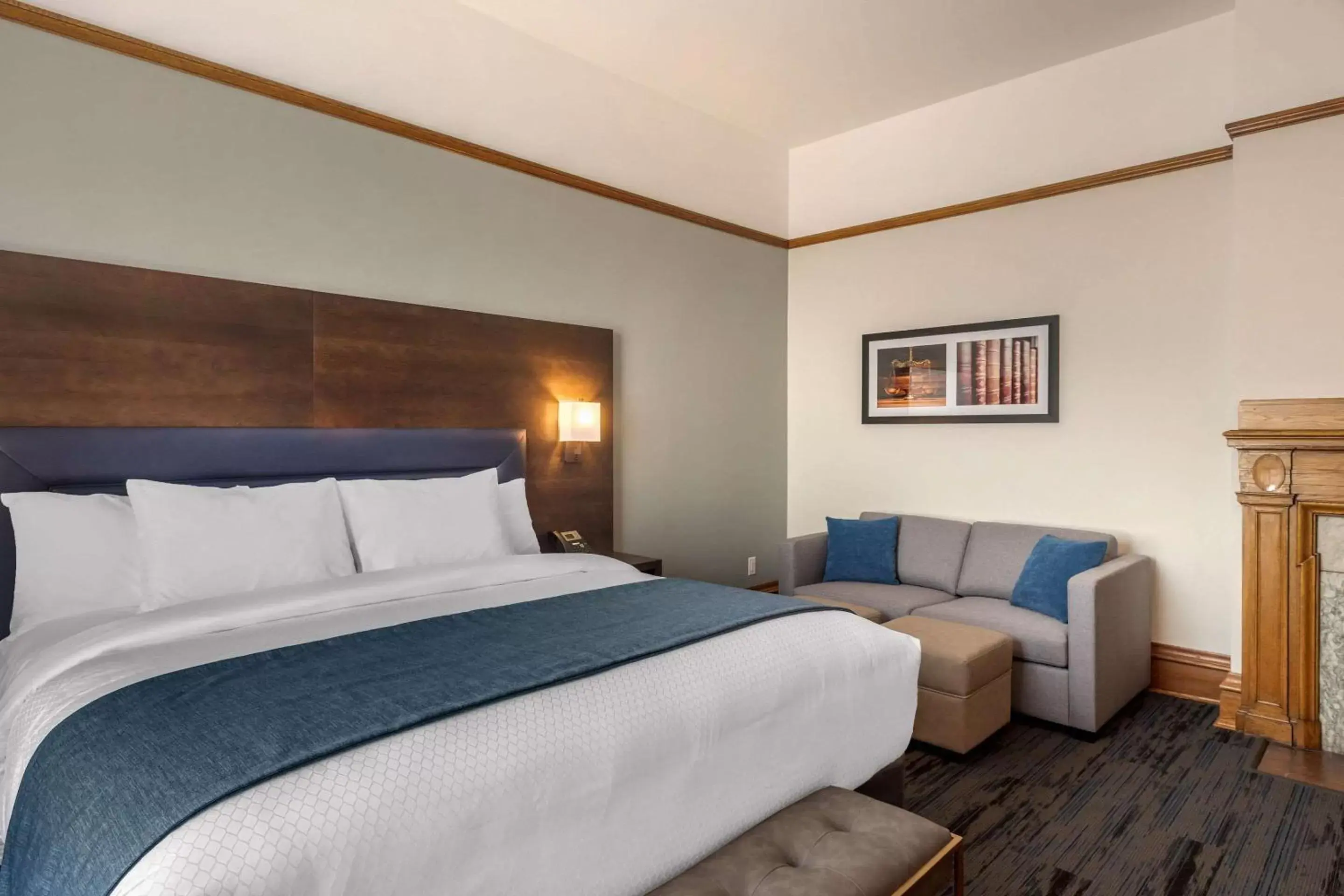 Photo of the whole room, Bed in The Courthouse Hotel, Ascend Hotel Collection