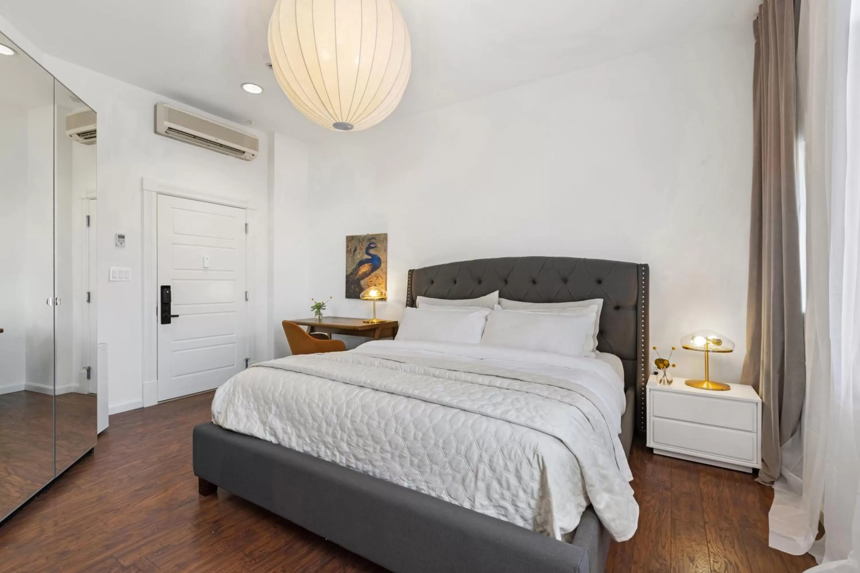 Bedroom, Bed in Brexton Hotel