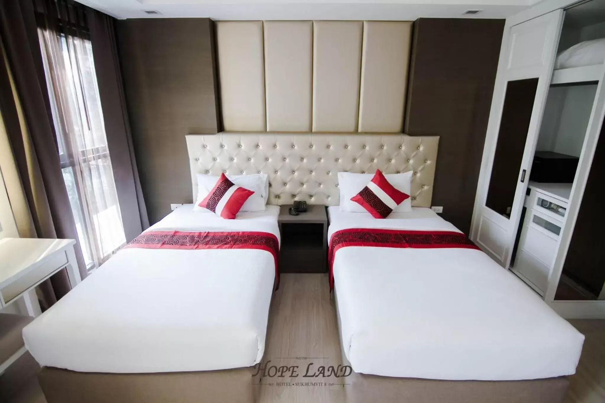 Bed in Hope Land Hotel Sukhumvit 8