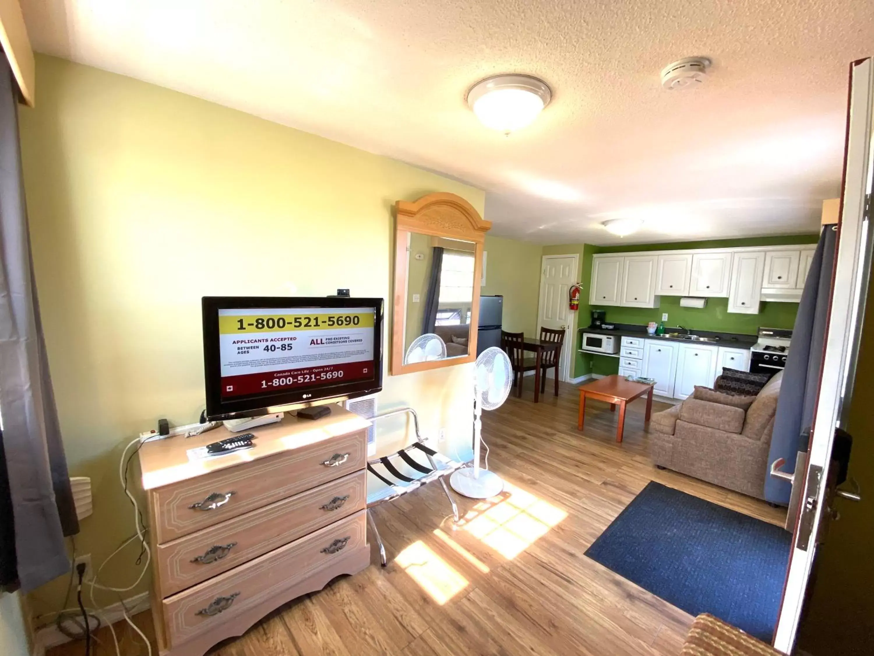 TV/Entertainment Center in Lakeshore Suites