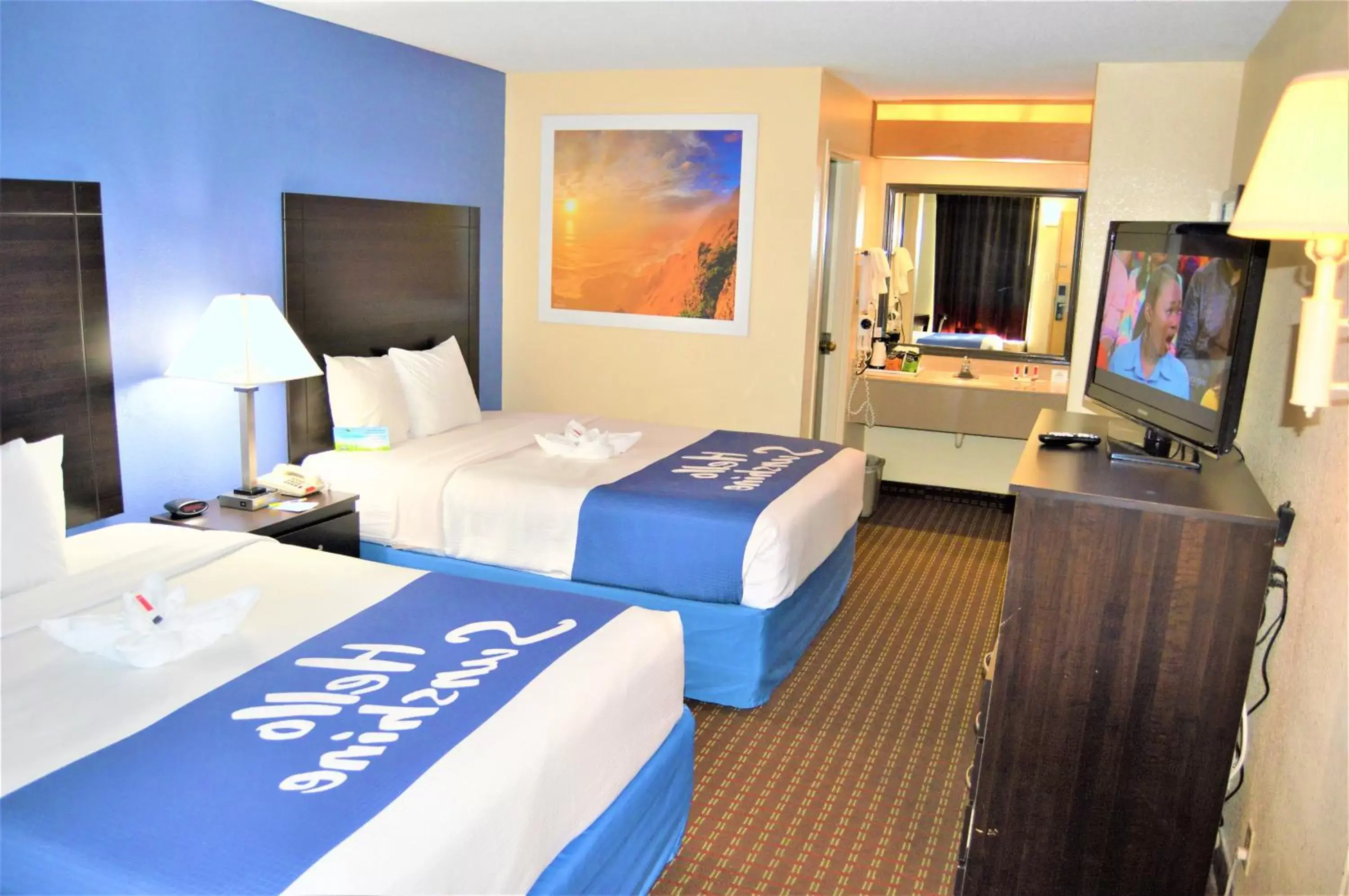 Photo of the whole room, Bed in Days Inn by Wyndham Easley West Of Greenville/Clemson Area