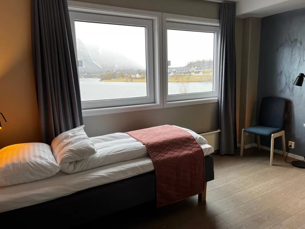 Bedroom, Bed in Frichs Ekspress Åndalsnes