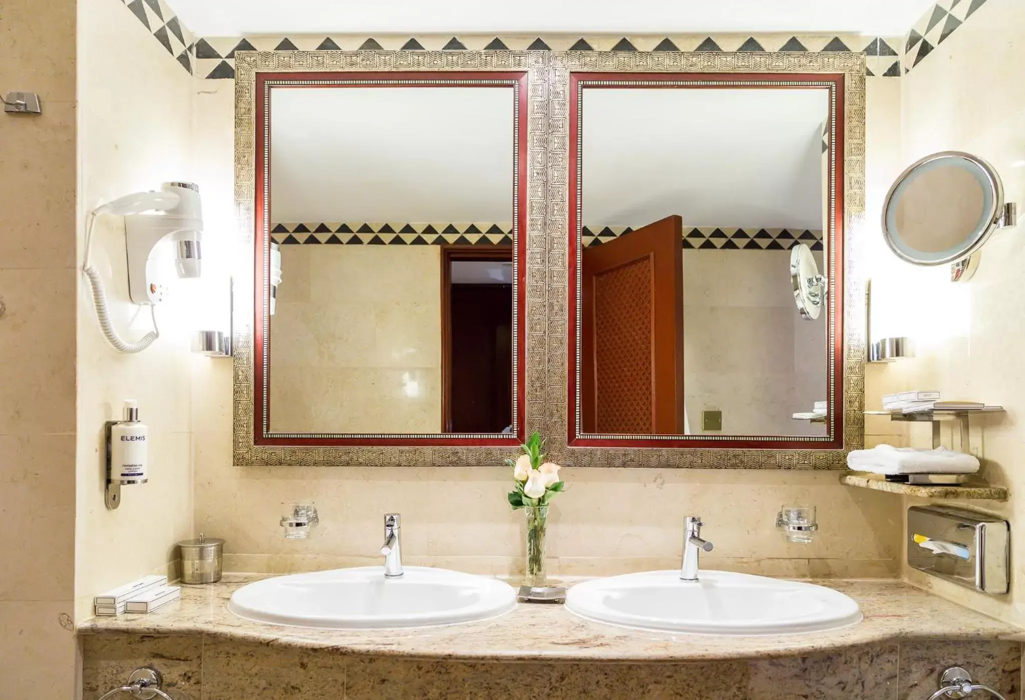 Bathroom in Nairobi Serena Hotel