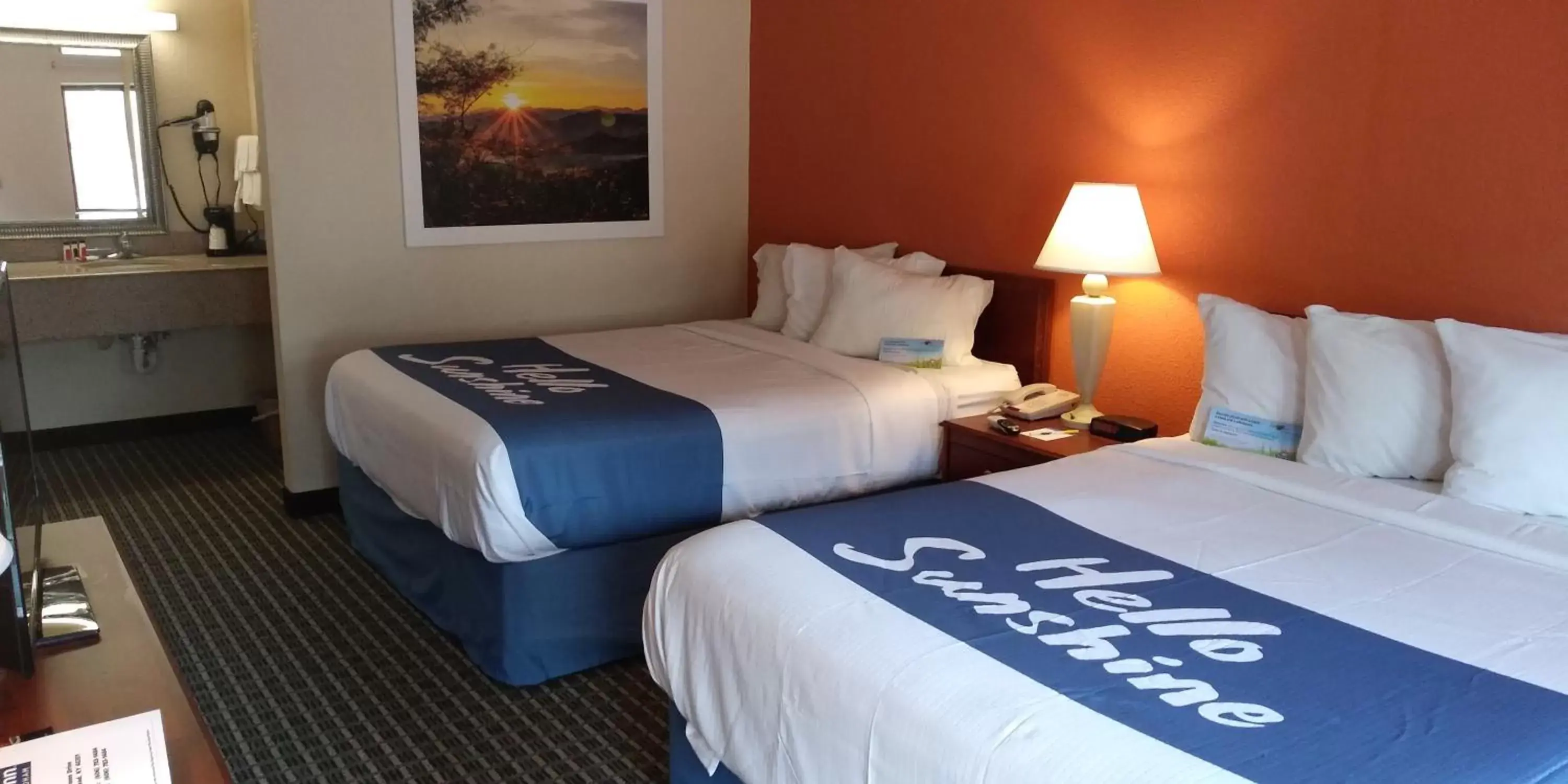 Photo of the whole room, Bed in Days Inn by Wyndham Morehead