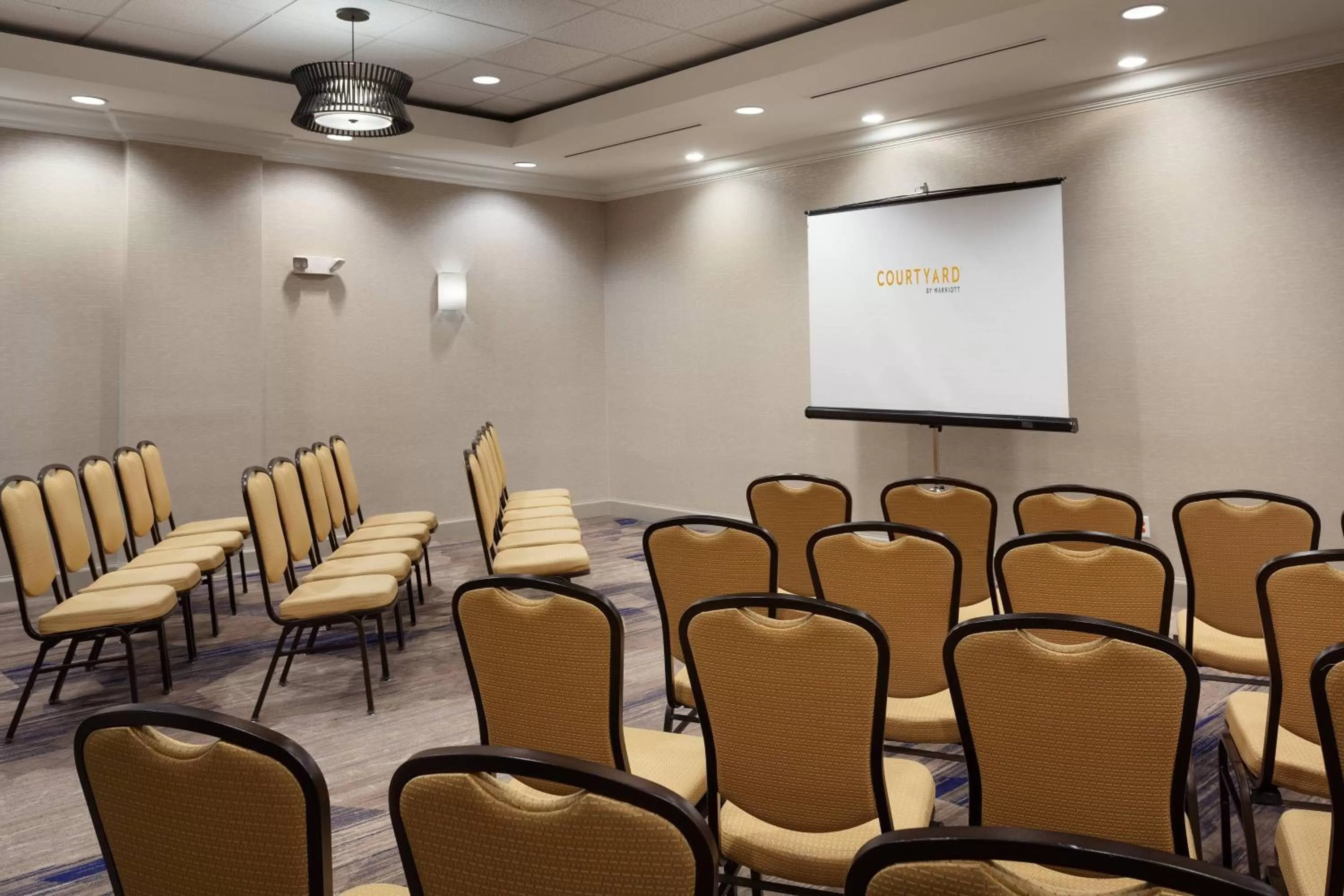 Meeting/conference room in Courtyard by Marriott Orlando Lake Buena Vista in the Marriott Village