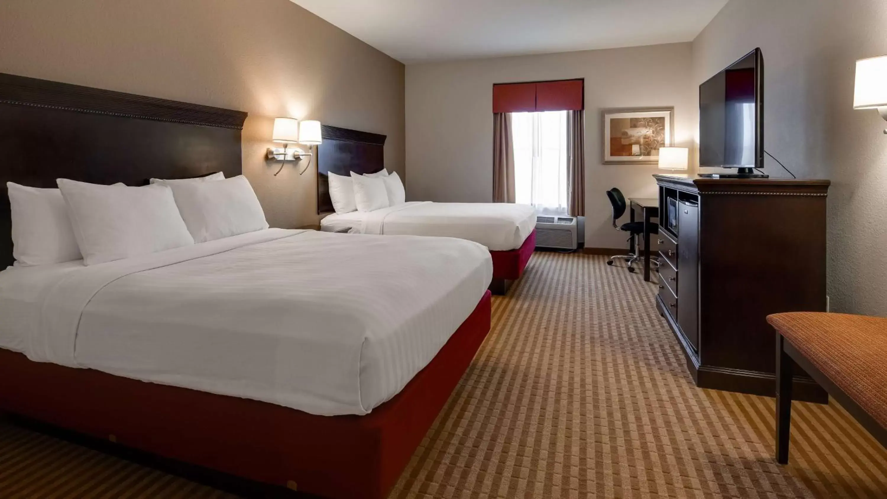 Photo of the whole room, Bed in Best Western Plus Greenville South