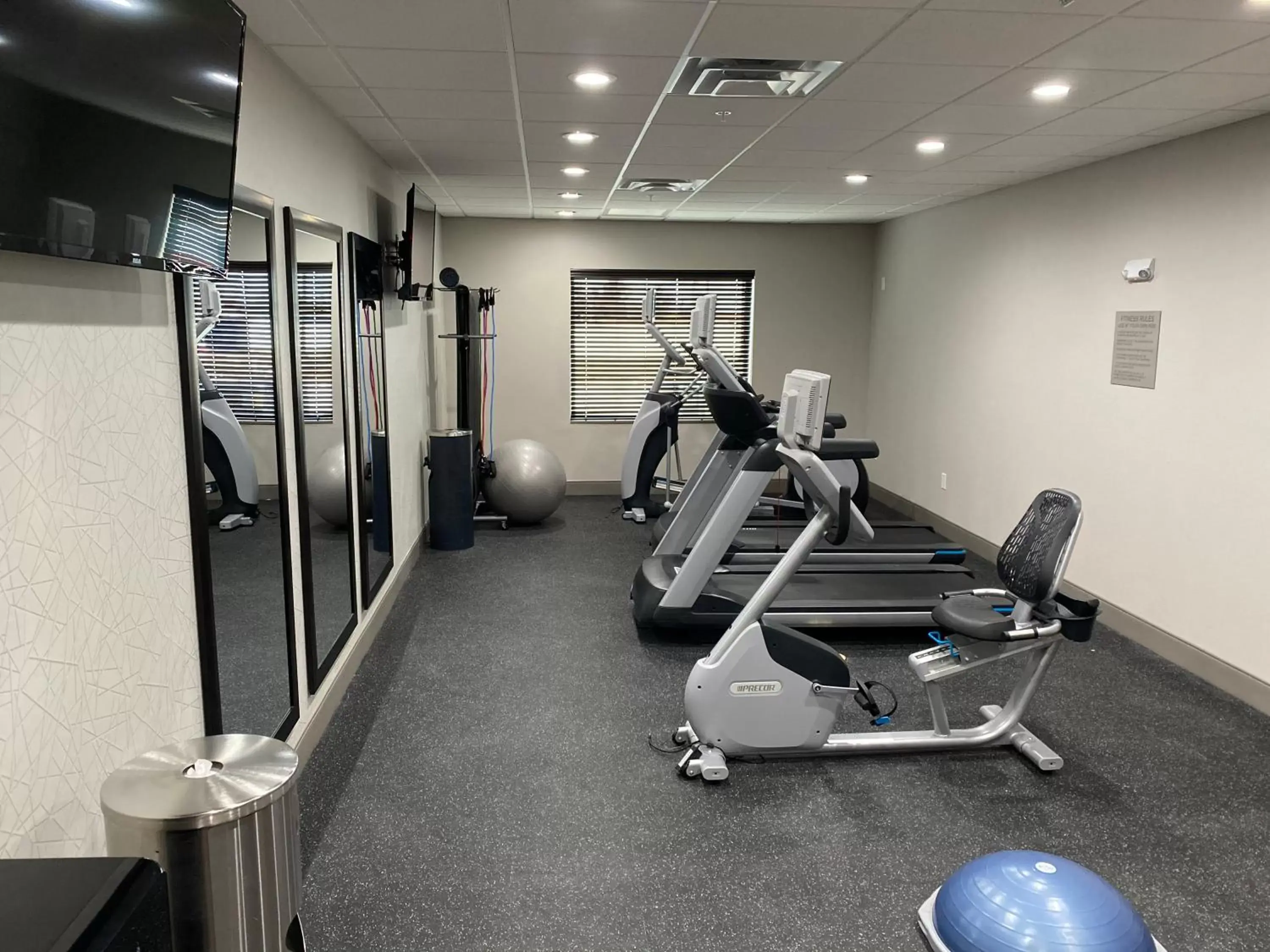 Fitness centre/facilities, Fitness Center/Facilities in Country Inn & Suites by Radisson, Oklahoma City - Bricktown, OK